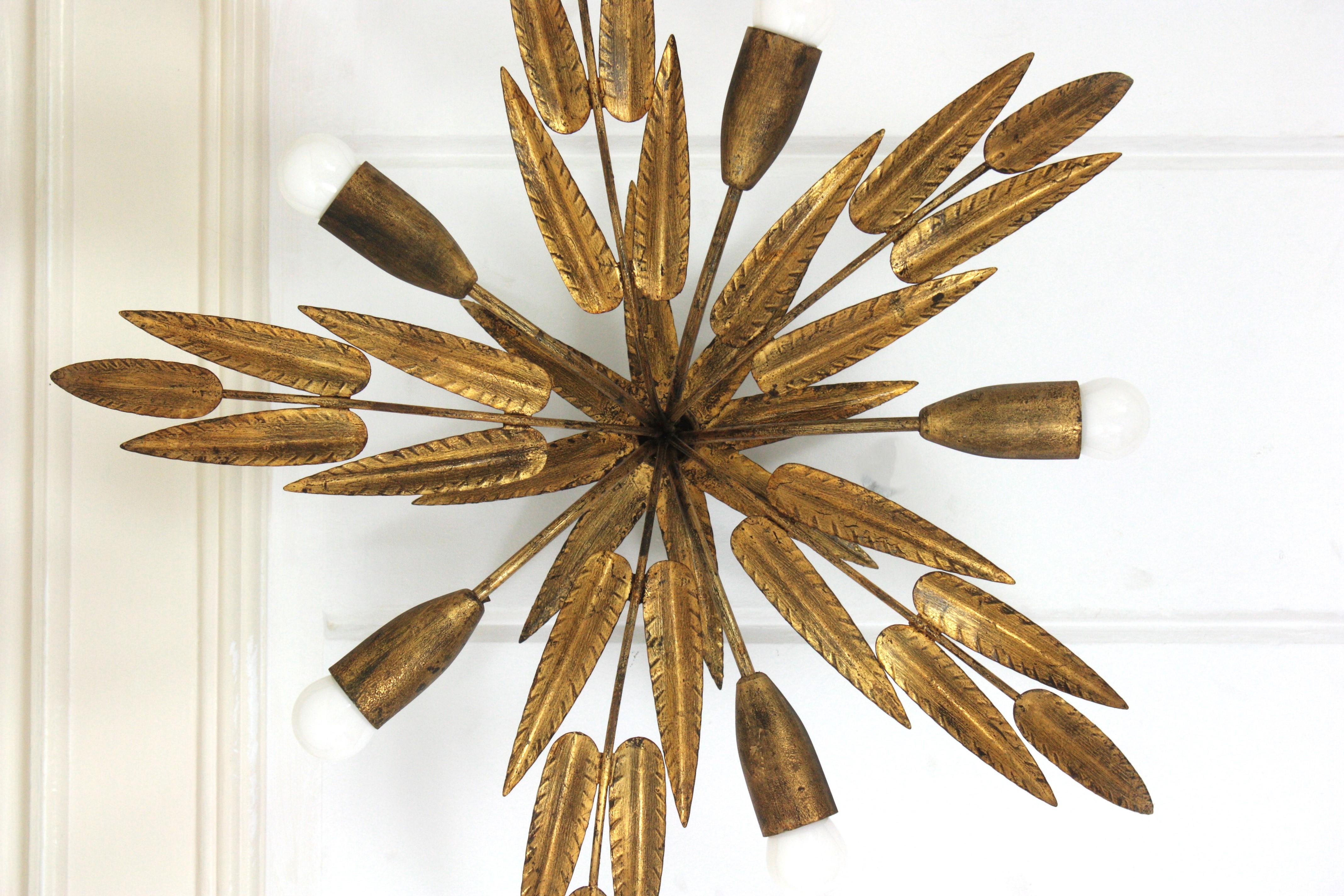 Lámpara / Araña de Follaje Español en Hierro Dorado, 5 Luces en venta 2