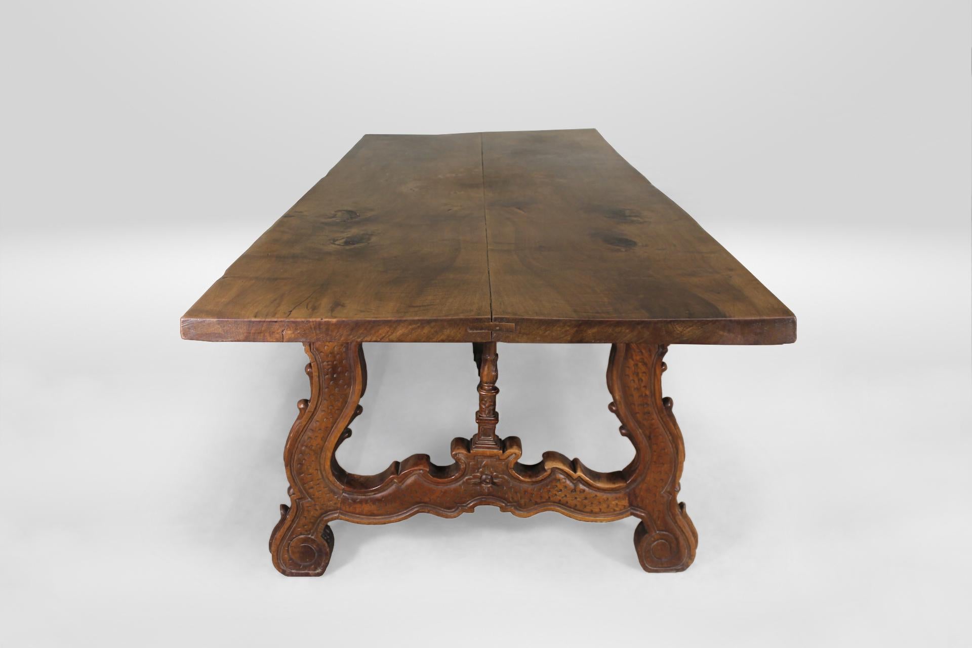 Baroque Spanish Friar Table in “Liria” style made of Olive tree wood & Iron, s. XVIII For Sale