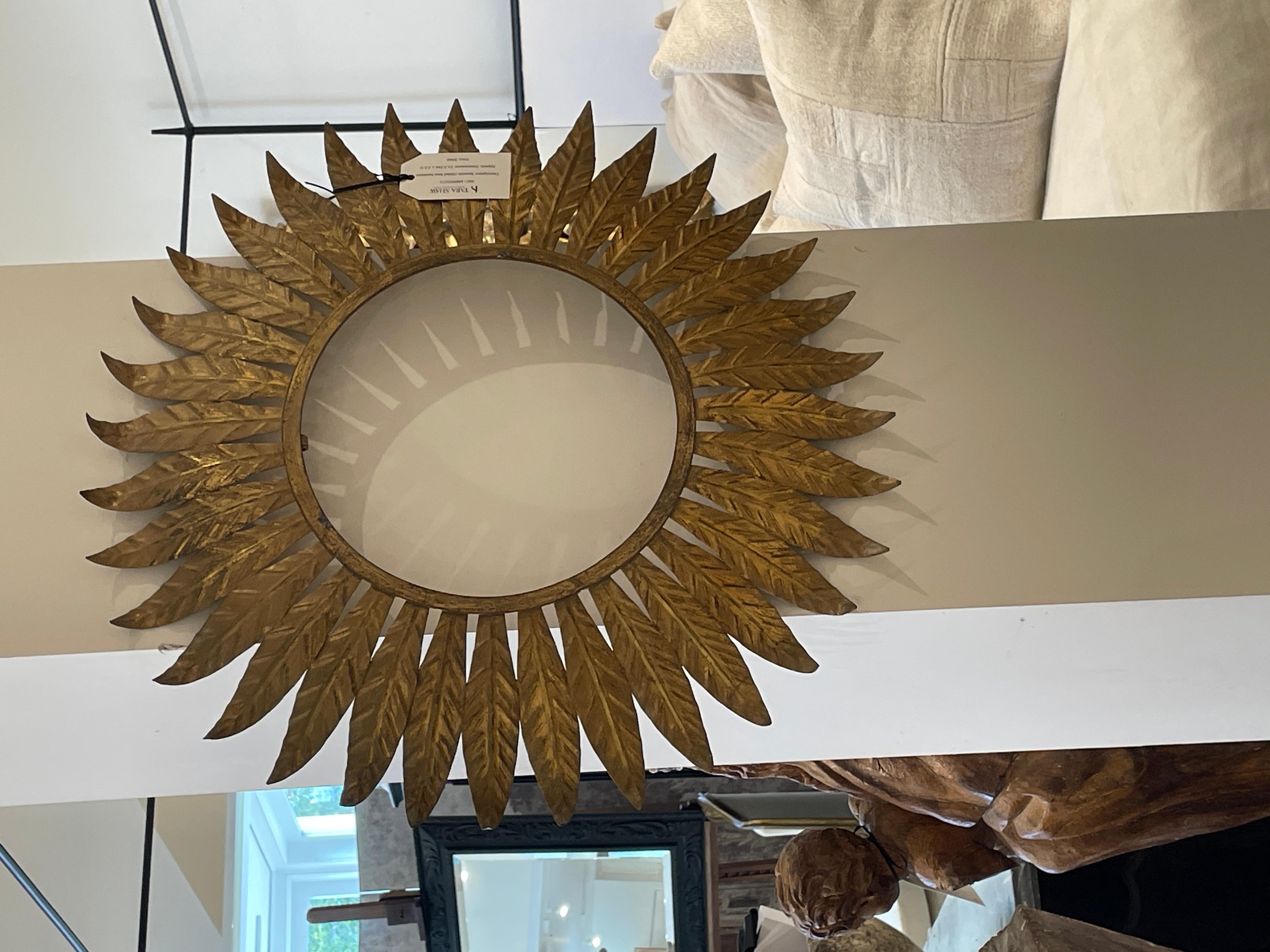 Hierro Dorado Español Sunburst en Bastante bueno estado para la venta en New Orleans, LA