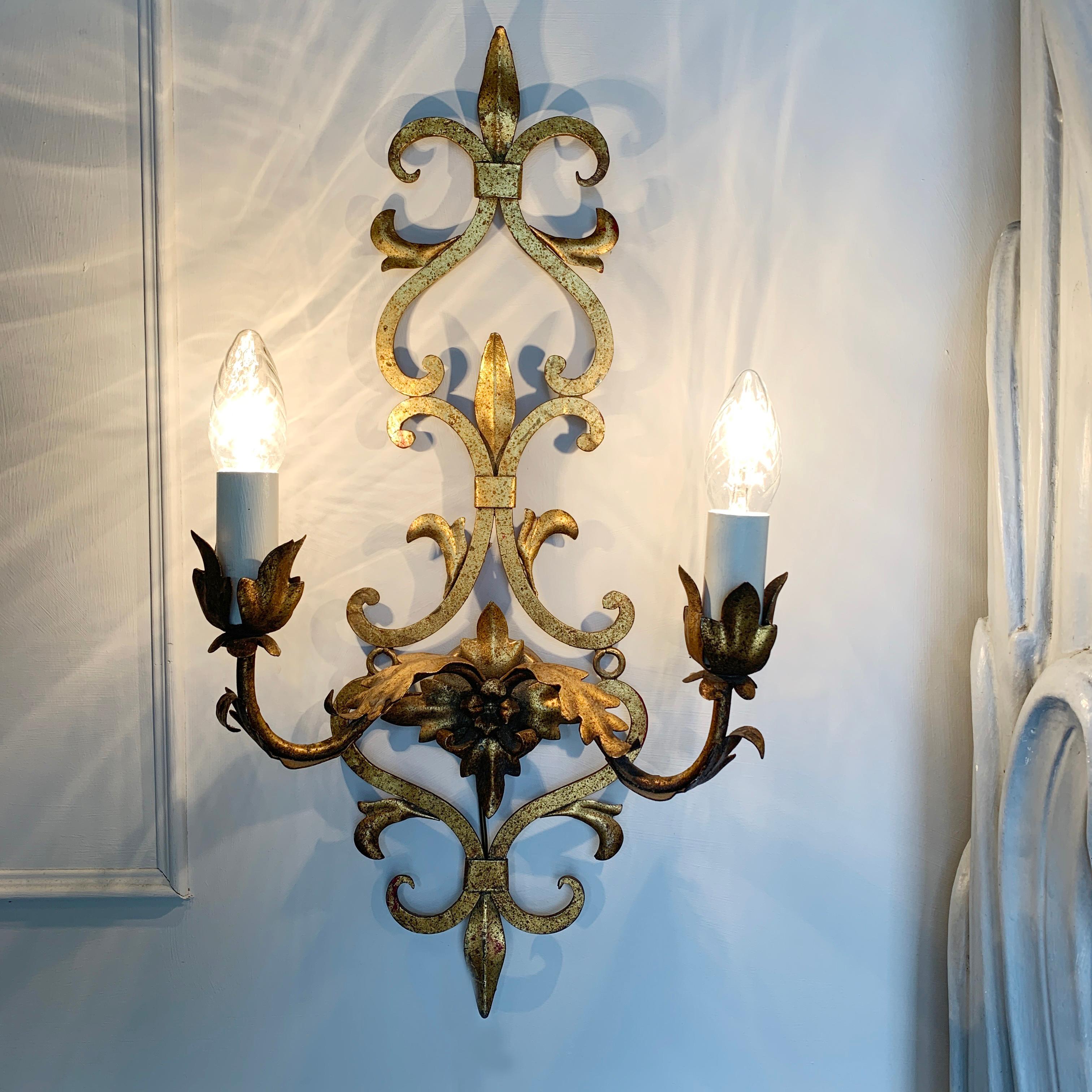 Spanish Gold Iron Baroque Wall Light, 1950's In Good Condition For Sale In Hastings, GB