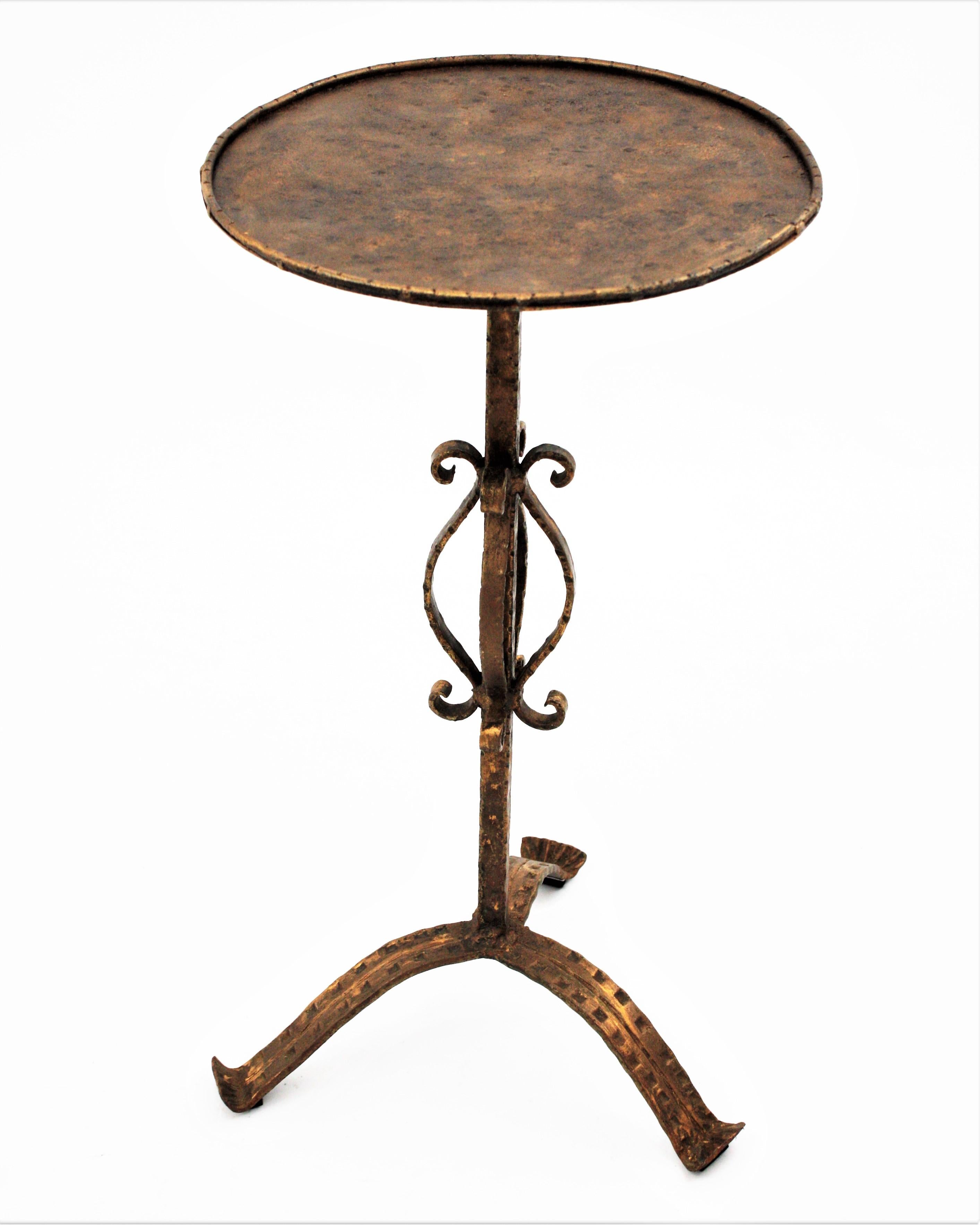 Spanish Drinks Table Gueridon End or Side Table in Gilt Iron, 1960s 6