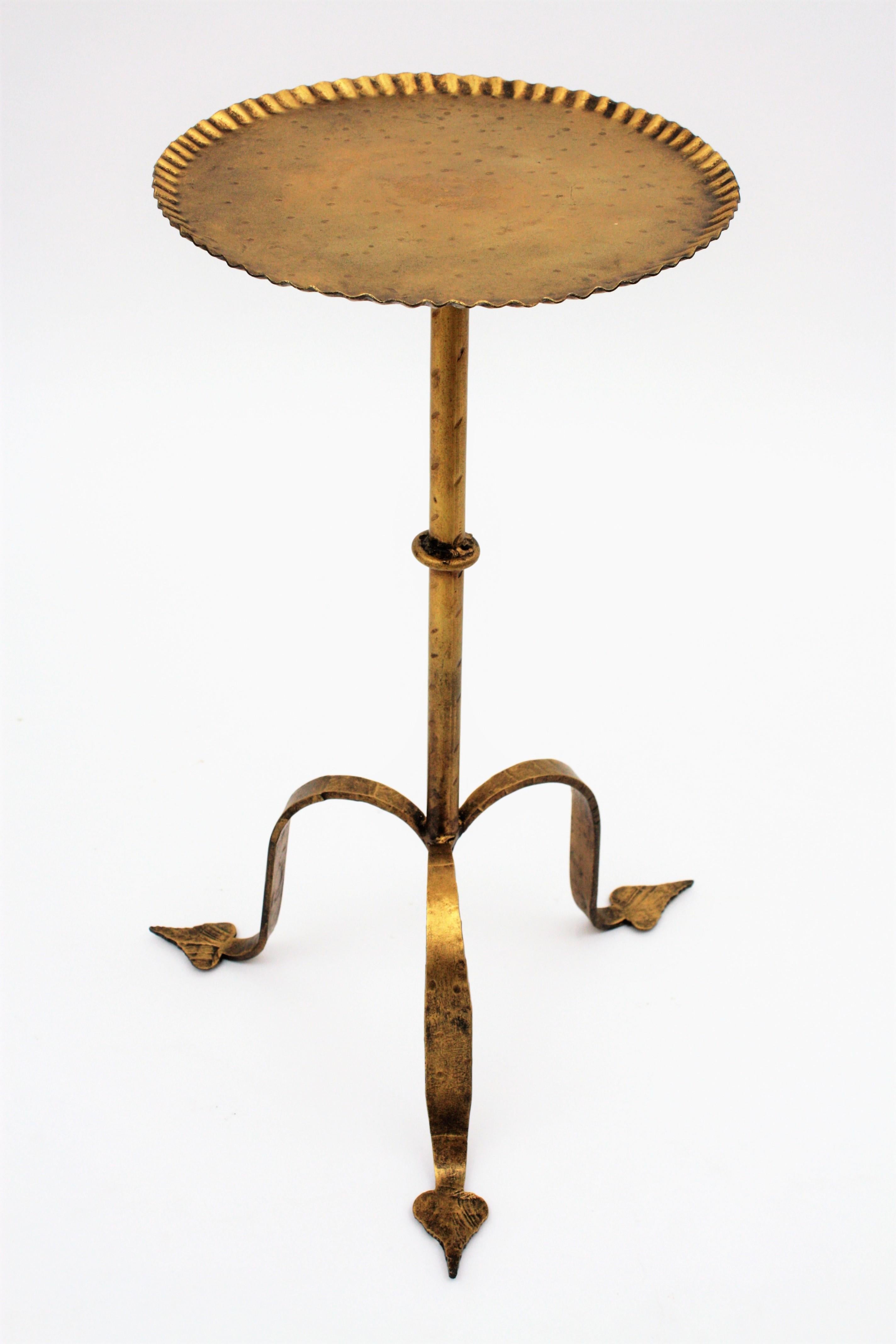Mid-Century Modern Spanish Gilt Iron Drinks Table Gueridon Side Table or Stand with Scalloped Rim