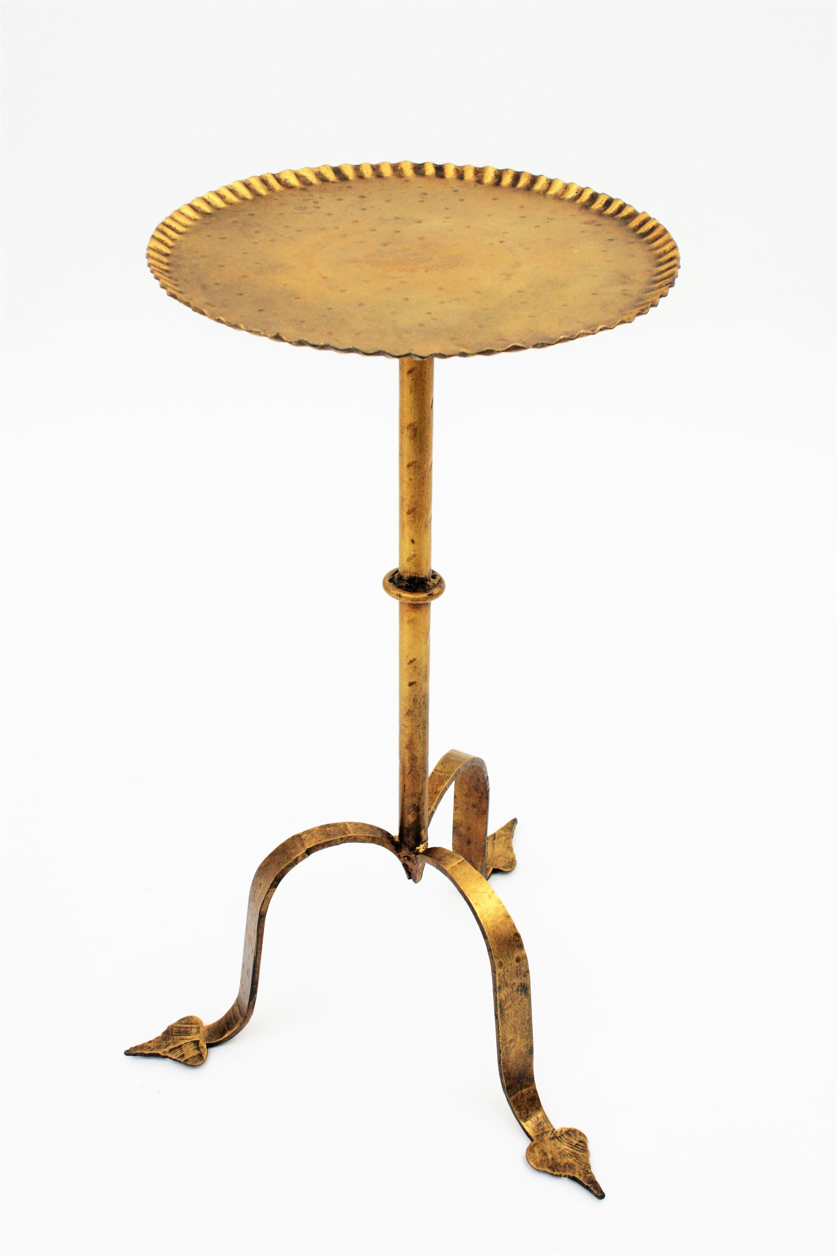 20th Century Spanish Gilt Iron Drinks Table Gueridon Side Table or Stand with Scalloped Rim