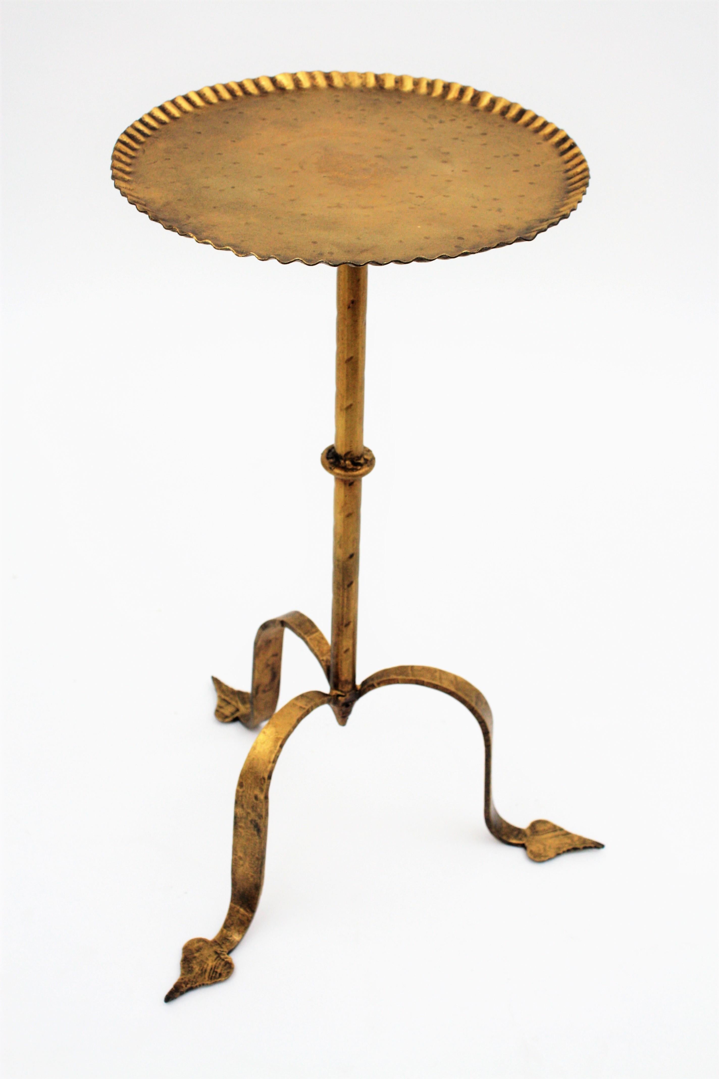 Spanish Gilt Iron Drinks Table Gueridon Side Table or Stand with Scalloped Rim 1