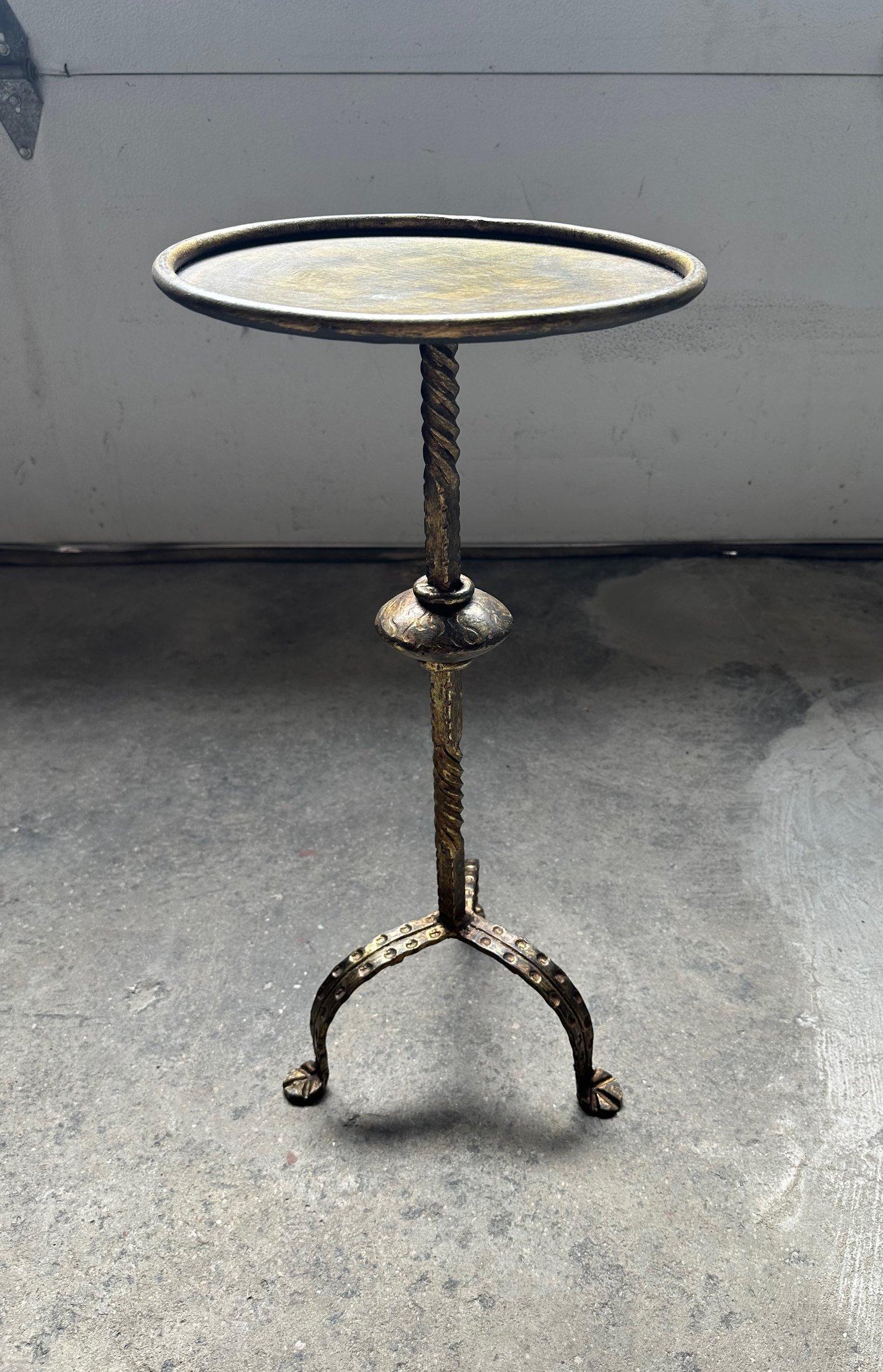 Spanish Gilt Iron Drinks Table with Decorative Stem For Sale 5