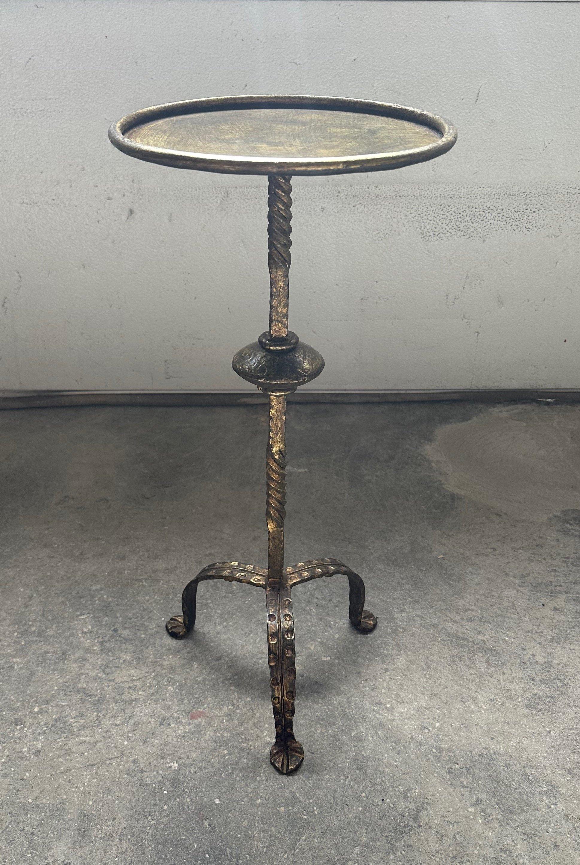 Spanish Gilt Iron Drinks Table with Decorative Stem In Good Condition For Sale In Buchanan, NY