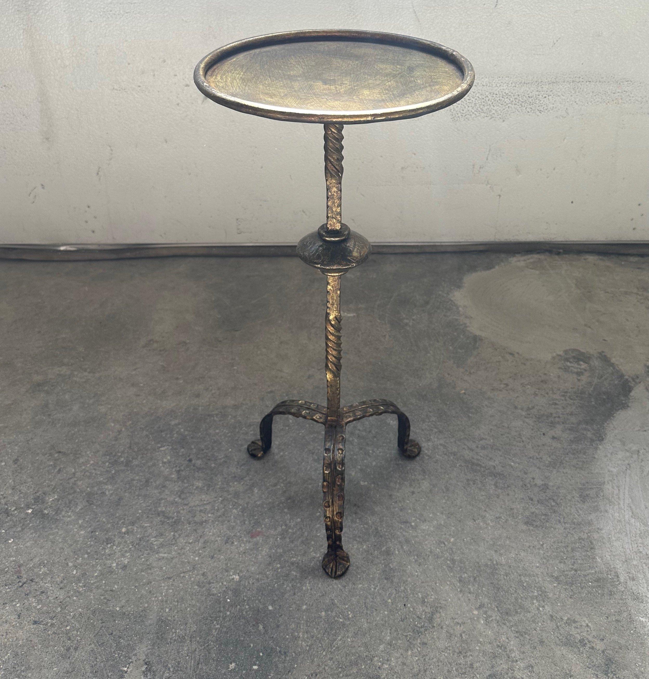 Spanish Gilt Iron Drinks Table with Decorative Stem For Sale 3