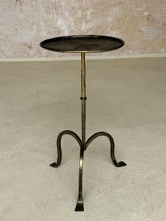 Mesa de Copas de Hierro Dorado Español con Tapa Martillada