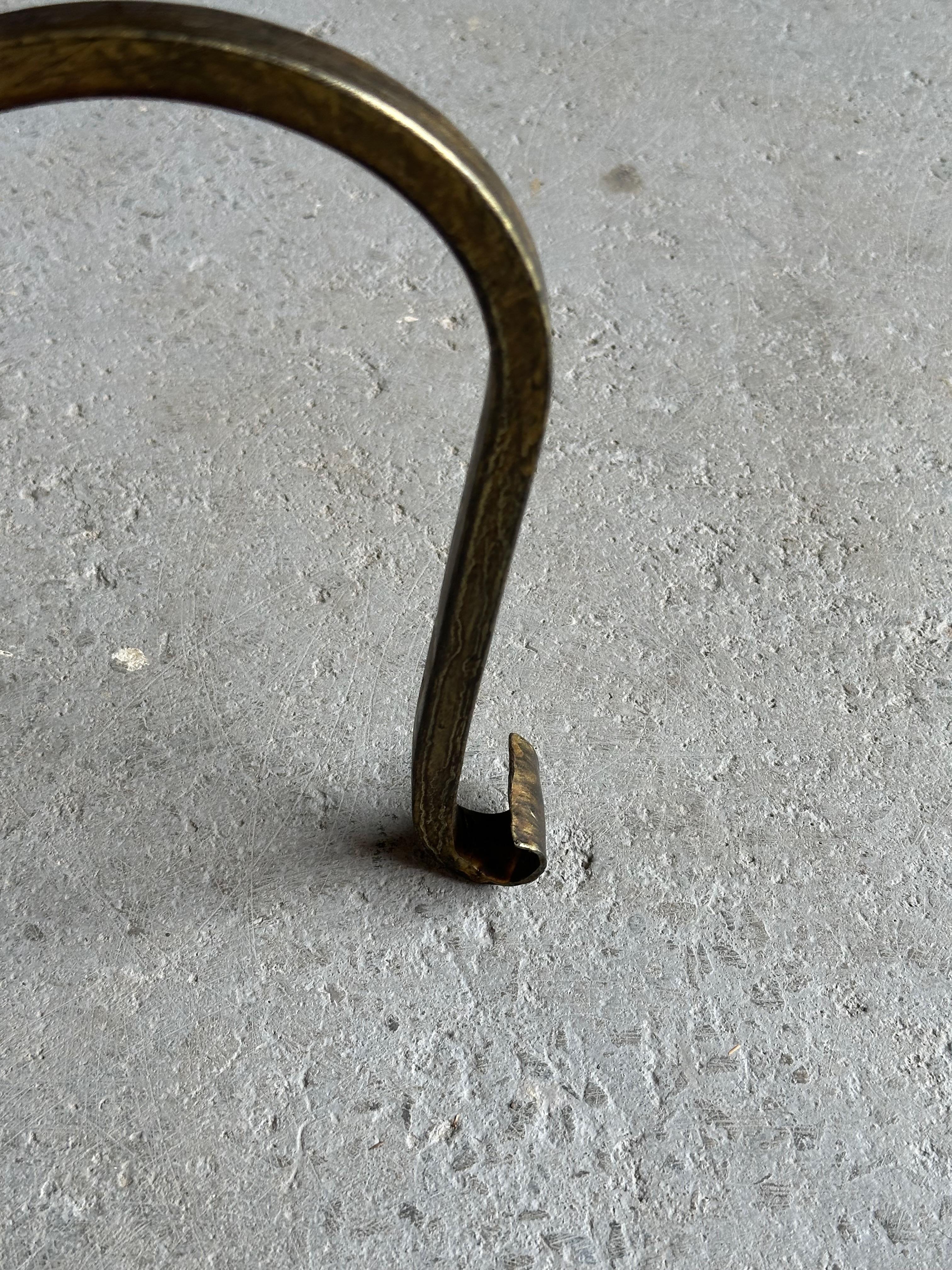XXIe siècle et contemporain Table à boire espagnole en fer doré avec tige torsadée en vente