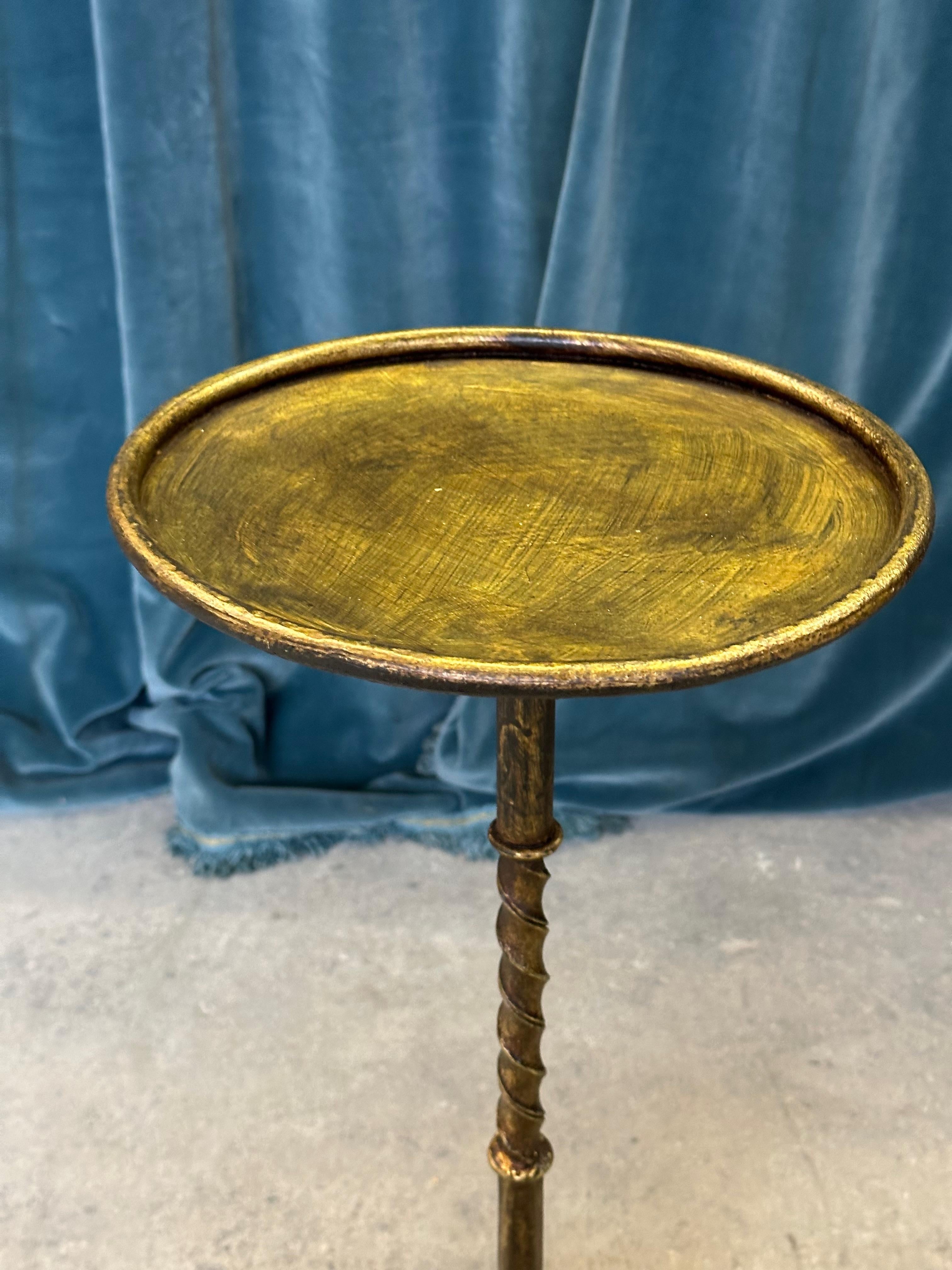 Spanish Gilt Iron Drinks Table with Twisted Stem on a Tripod Base For Sale 5