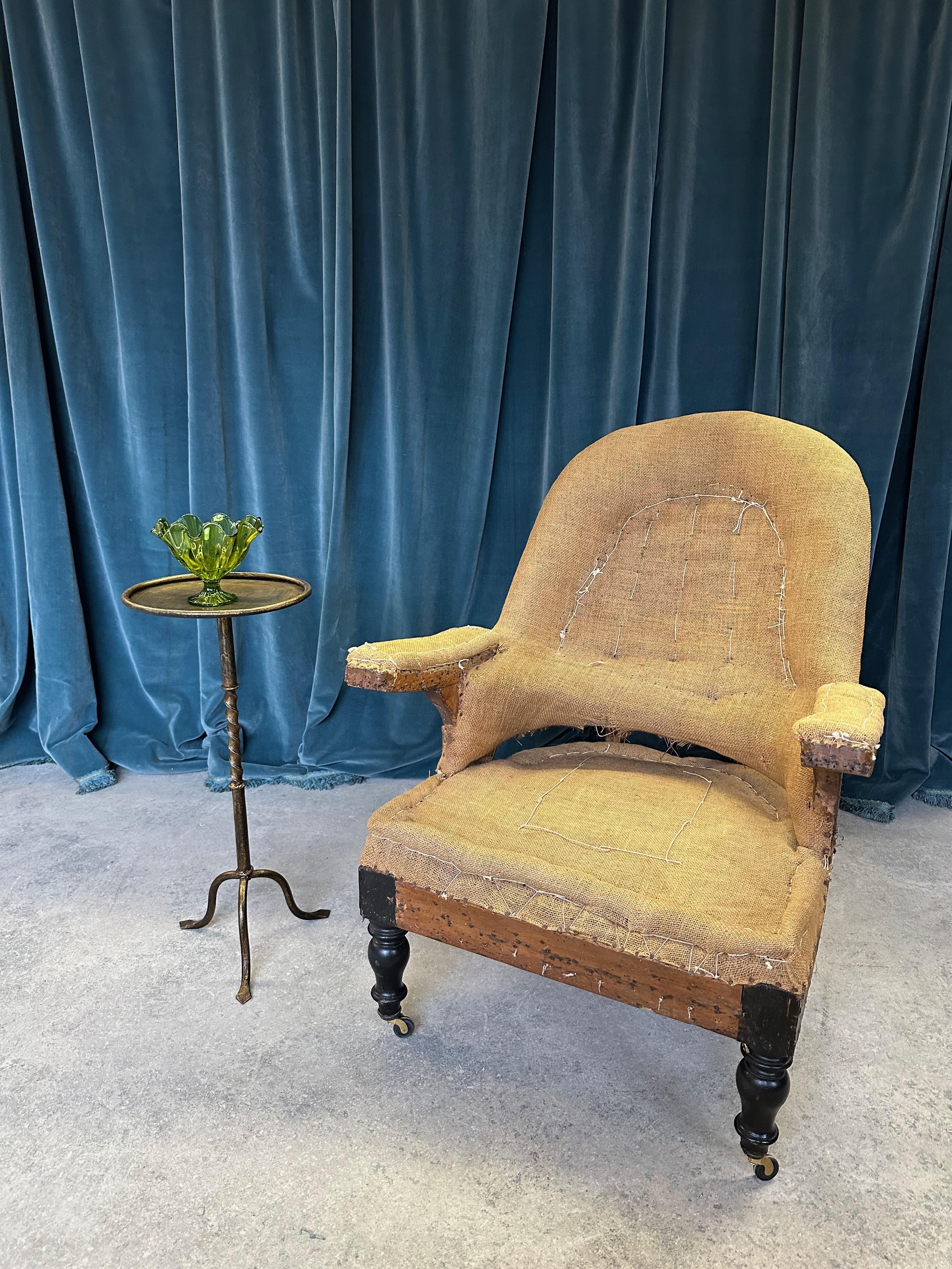 Mid-Century Modern Spanish Gilt Iron Drinks Table with Twisted Stem on a Tripod Base For Sale