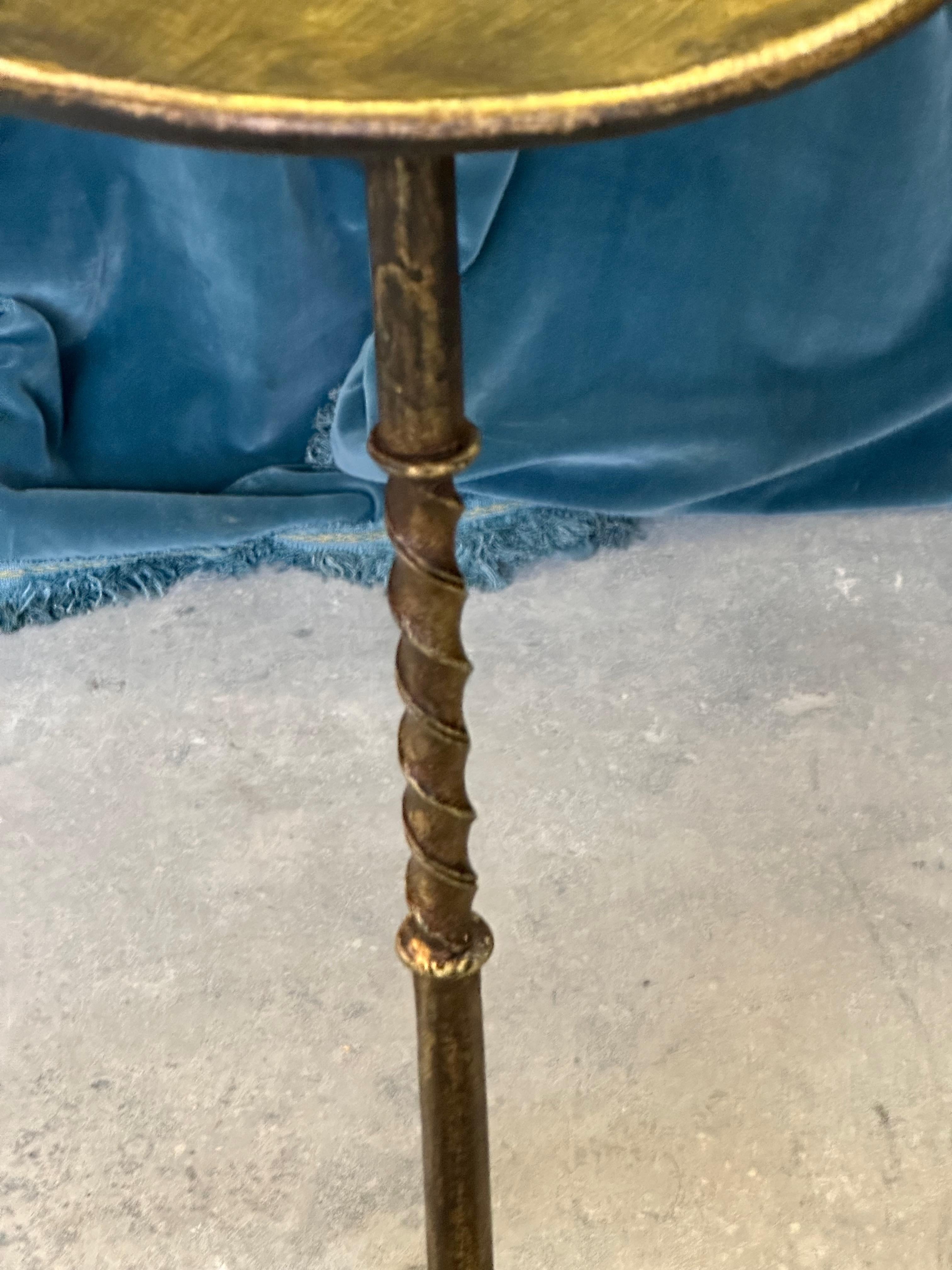 Spanish Gilt Iron Drinks Table with Twisted Stem on a Tripod Base For Sale 2