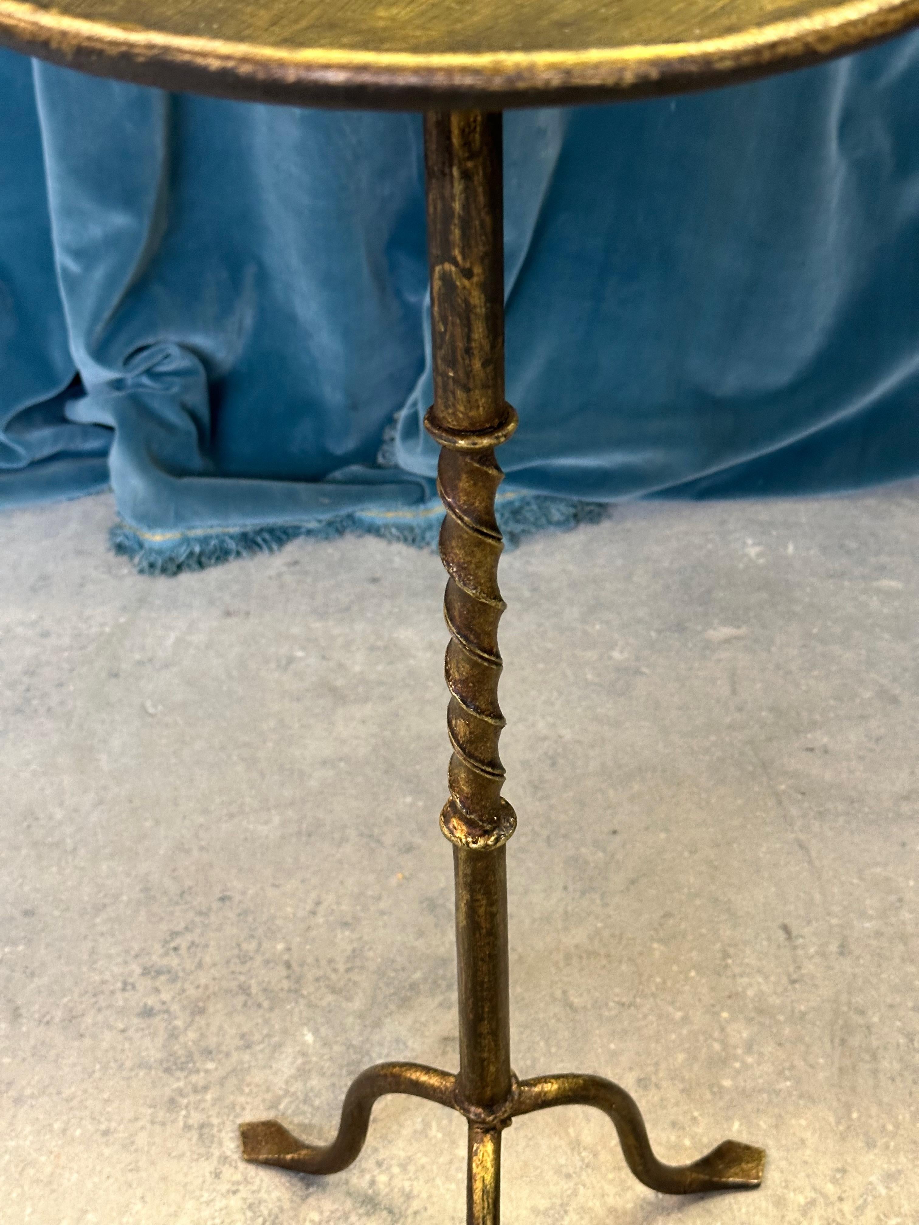 Spanish Gilt Iron Drinks Table with Twisted Stem on a Tripod Base For Sale 3