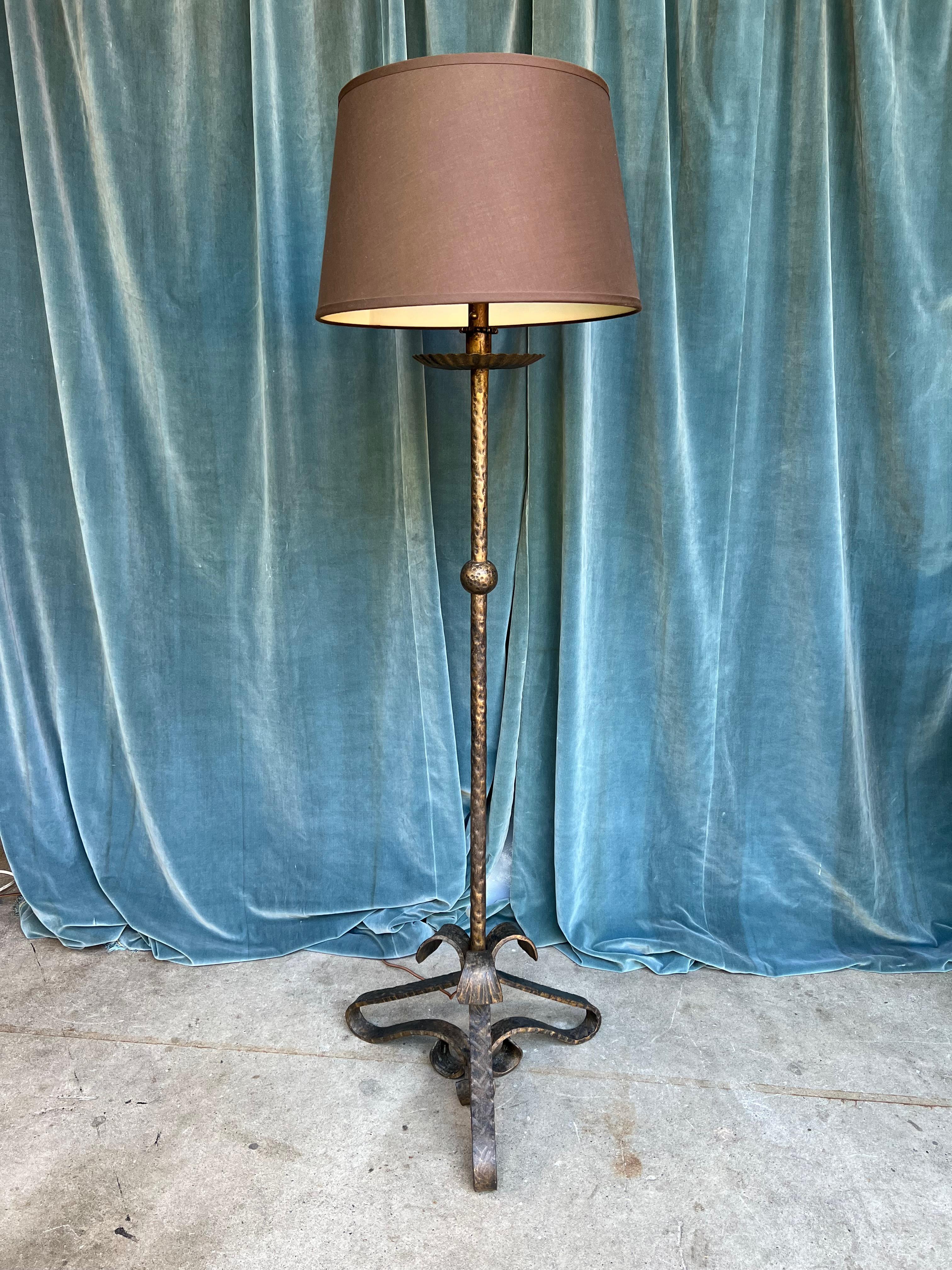 Art Nouveau Spanish Gilt Iron Floor Lamp with Scrolled Base  For Sale