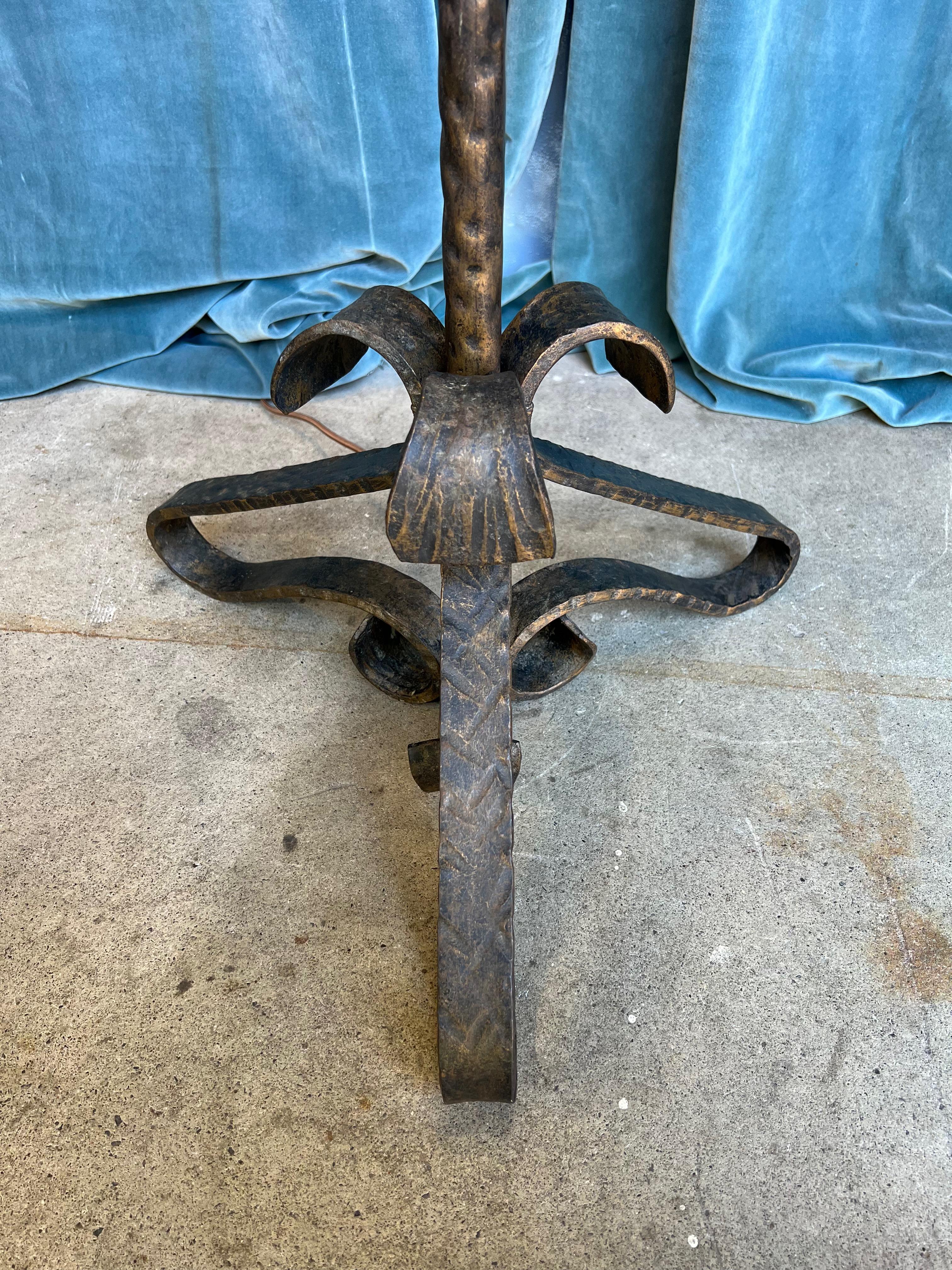 Spanish Gilt Iron Floor Lamp with Scrolled Base  In Good Condition For Sale In Buchanan, NY