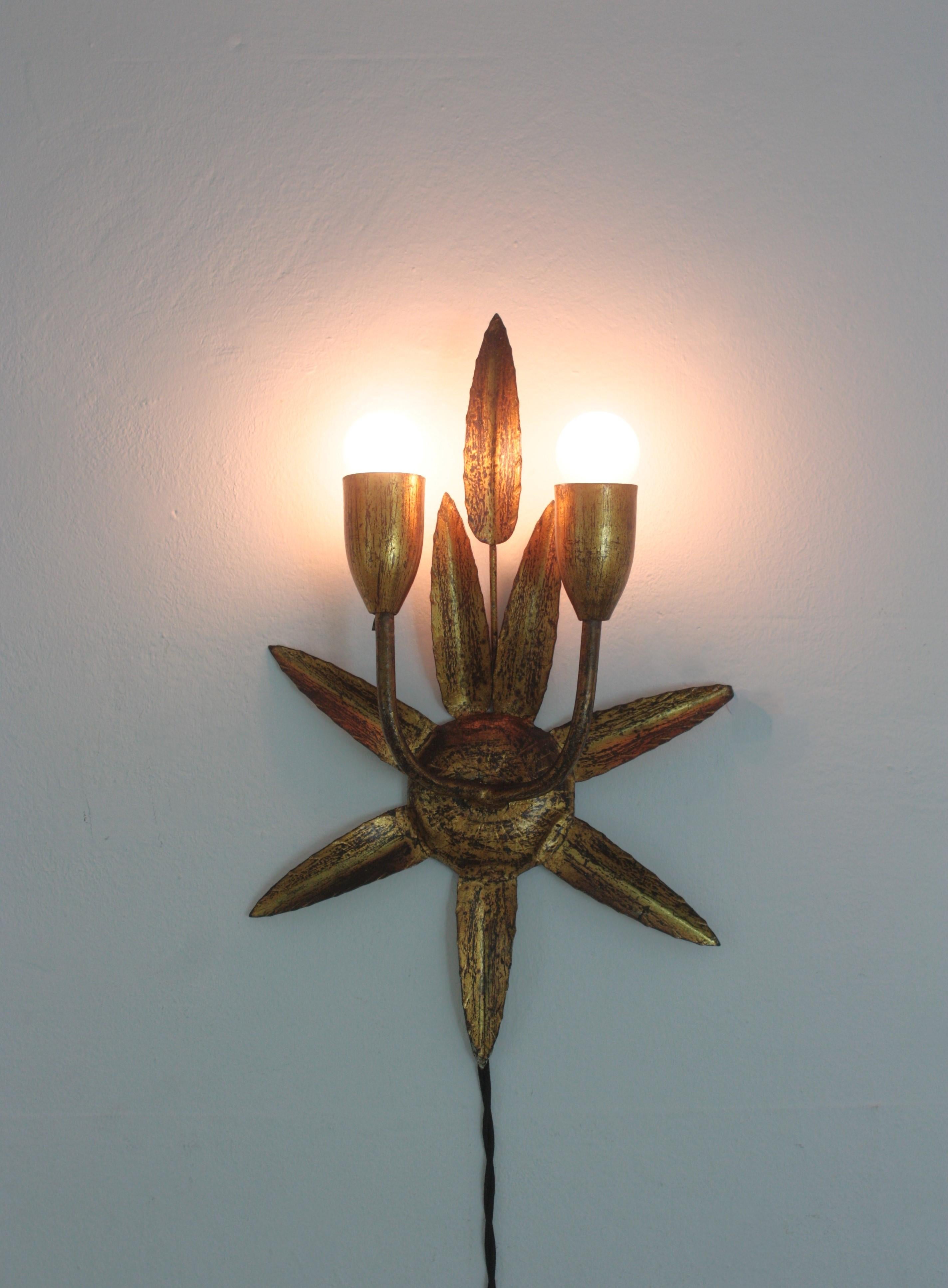 Spanish Gilt Iron Wall Sconce with Foliage Design and Starburst Backplate, 1950s For Sale 4