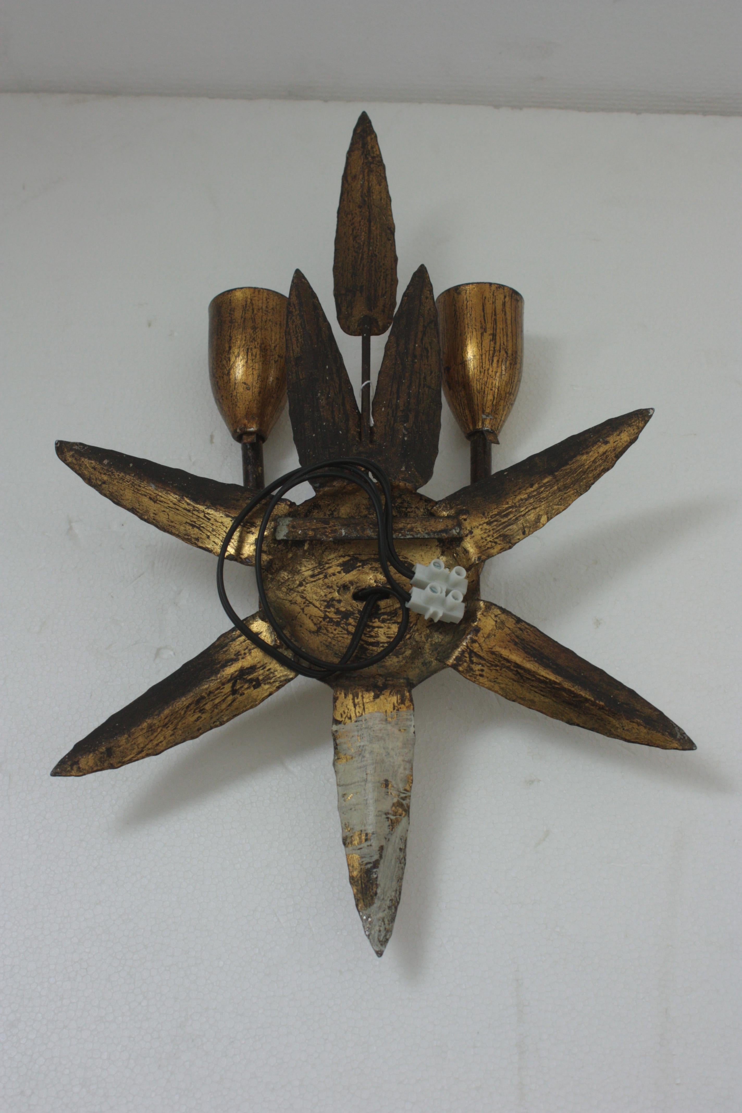 Spanish Gilt Iron Wall Sconce with Foliage Design and Starburst Backplate, 1950s For Sale 6