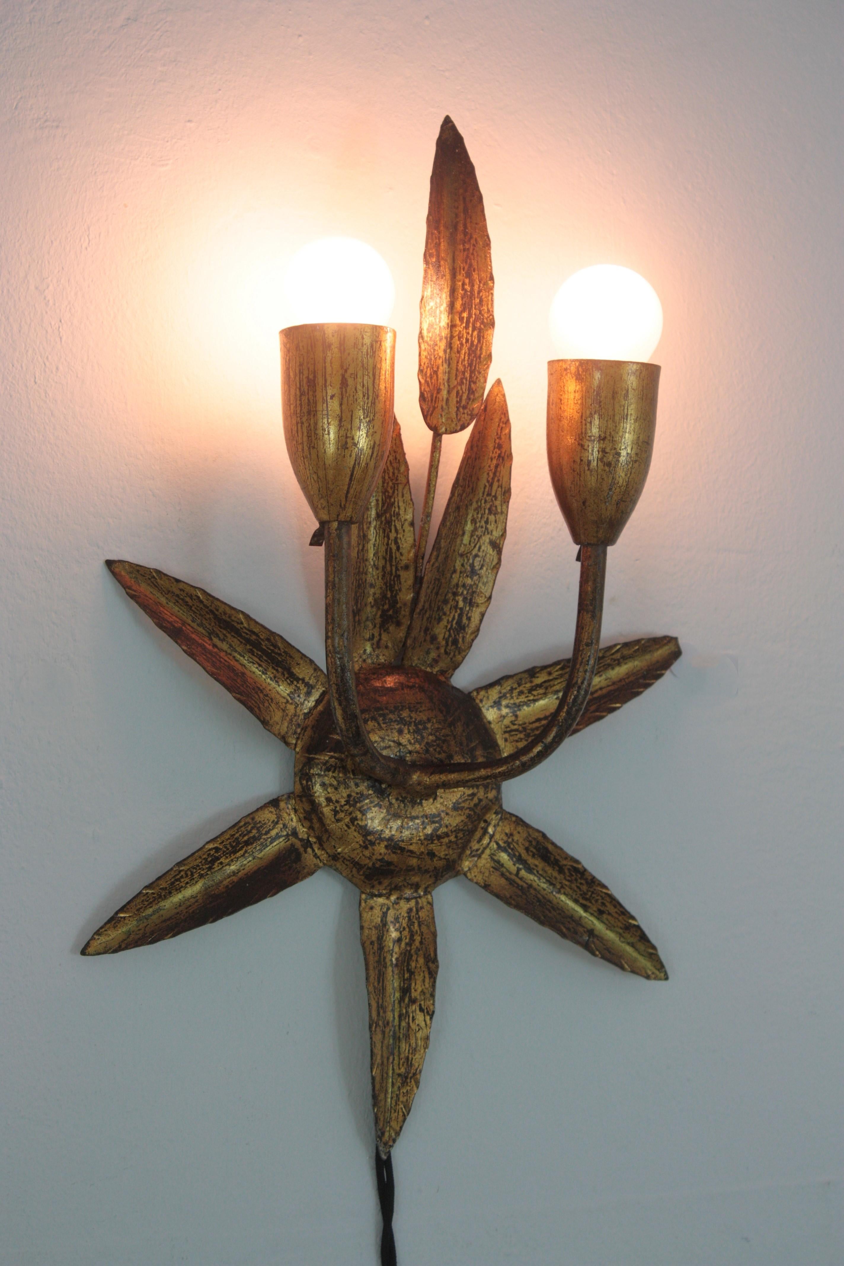 Spanish Gilt Iron Wall Sconce with Foliage Design and Starburst Backplate, 1950s For Sale 2