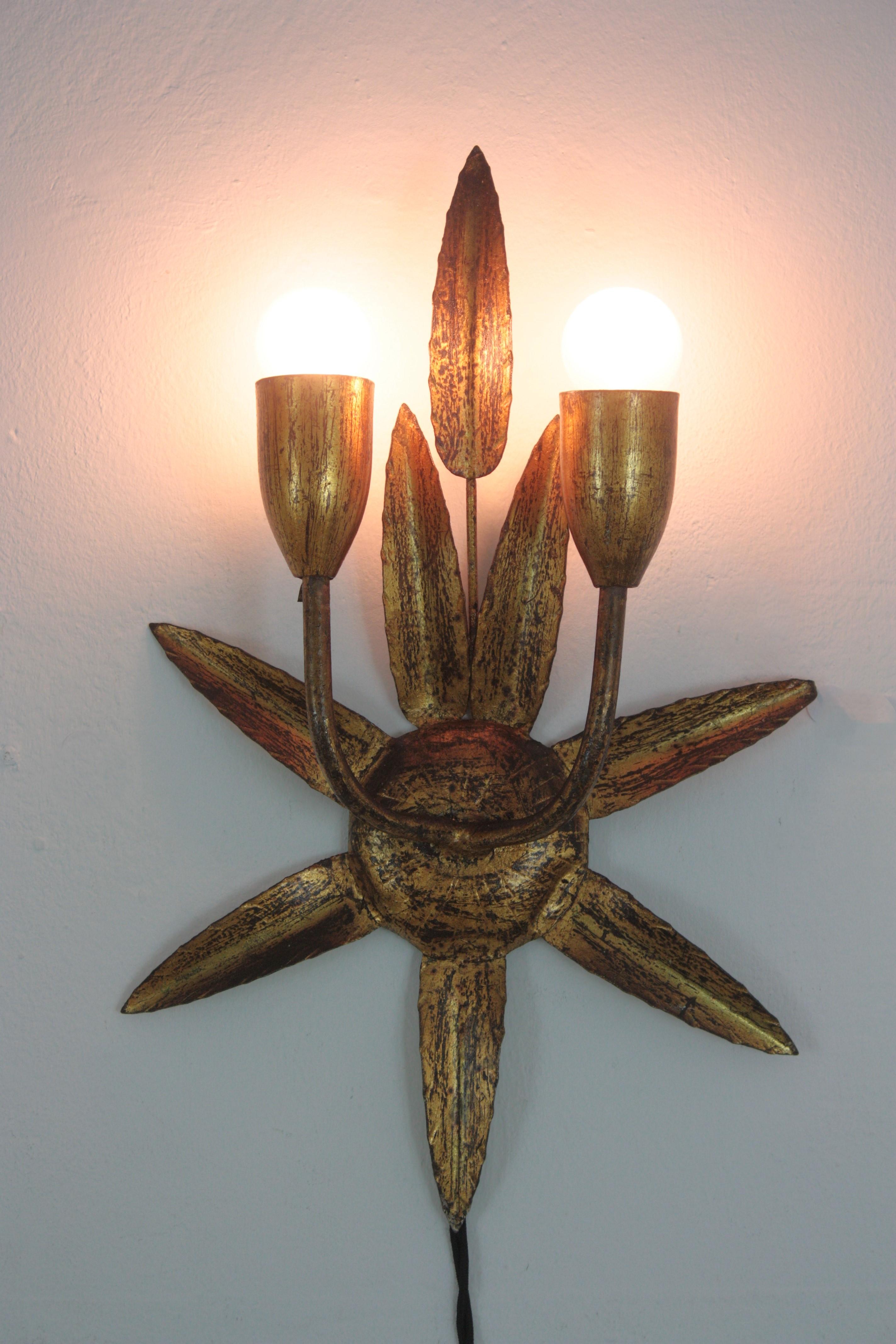 Spanish Gilt Iron Wall Sconce with Foliage Design and Starburst Backplate, 1950s For Sale 3