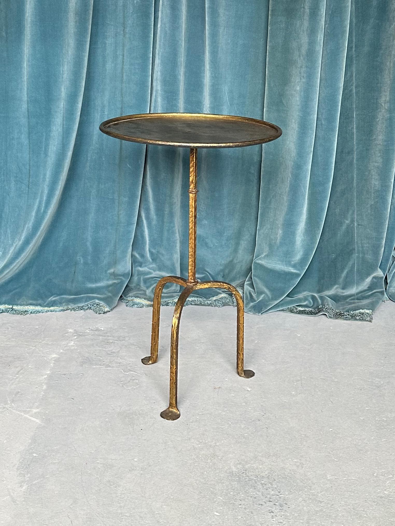 This small scale side table is ideal for your favorite objects and books. And of course the perfect place for your morning coffee or end of day cocktail. Measuring 28 inches in height and 18 inches in diameter, this graceful side  table is part of