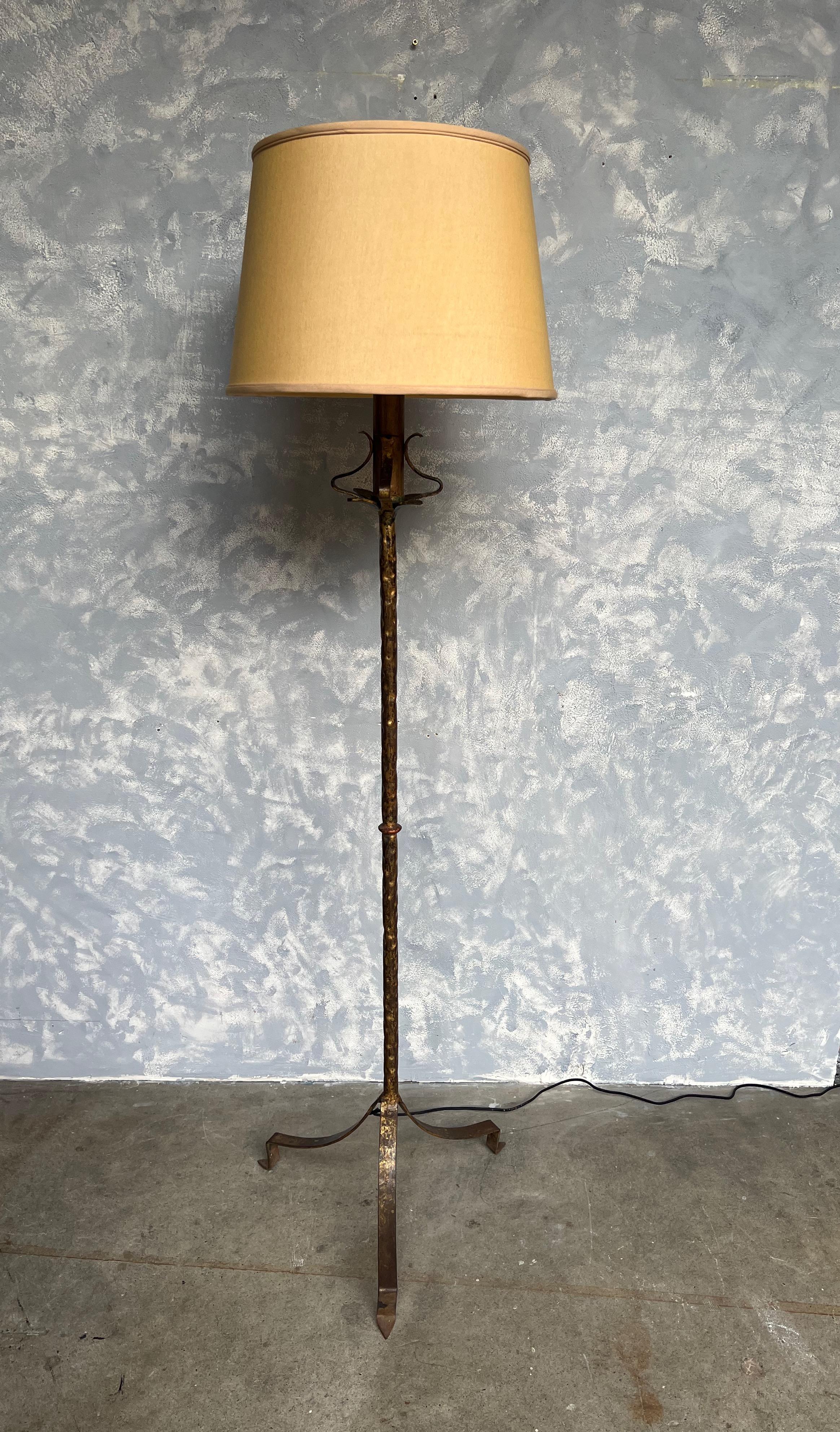 Mid-20th Century Spanish Gilt Metal Floor Lamp on a Tripod Base For Sale