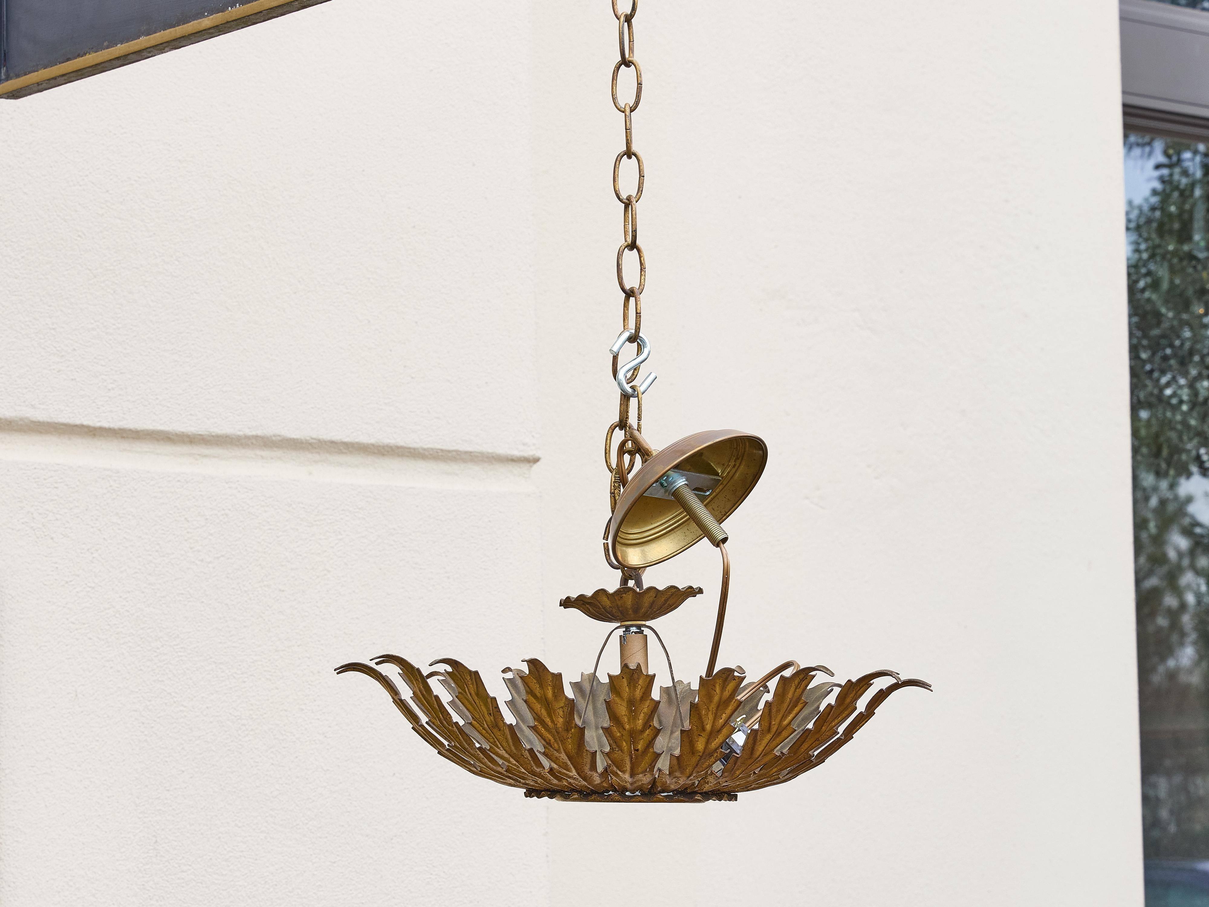 Luminaire espagnol en métal doré avec verre dépoli, vers 1950-1960 en vente 4