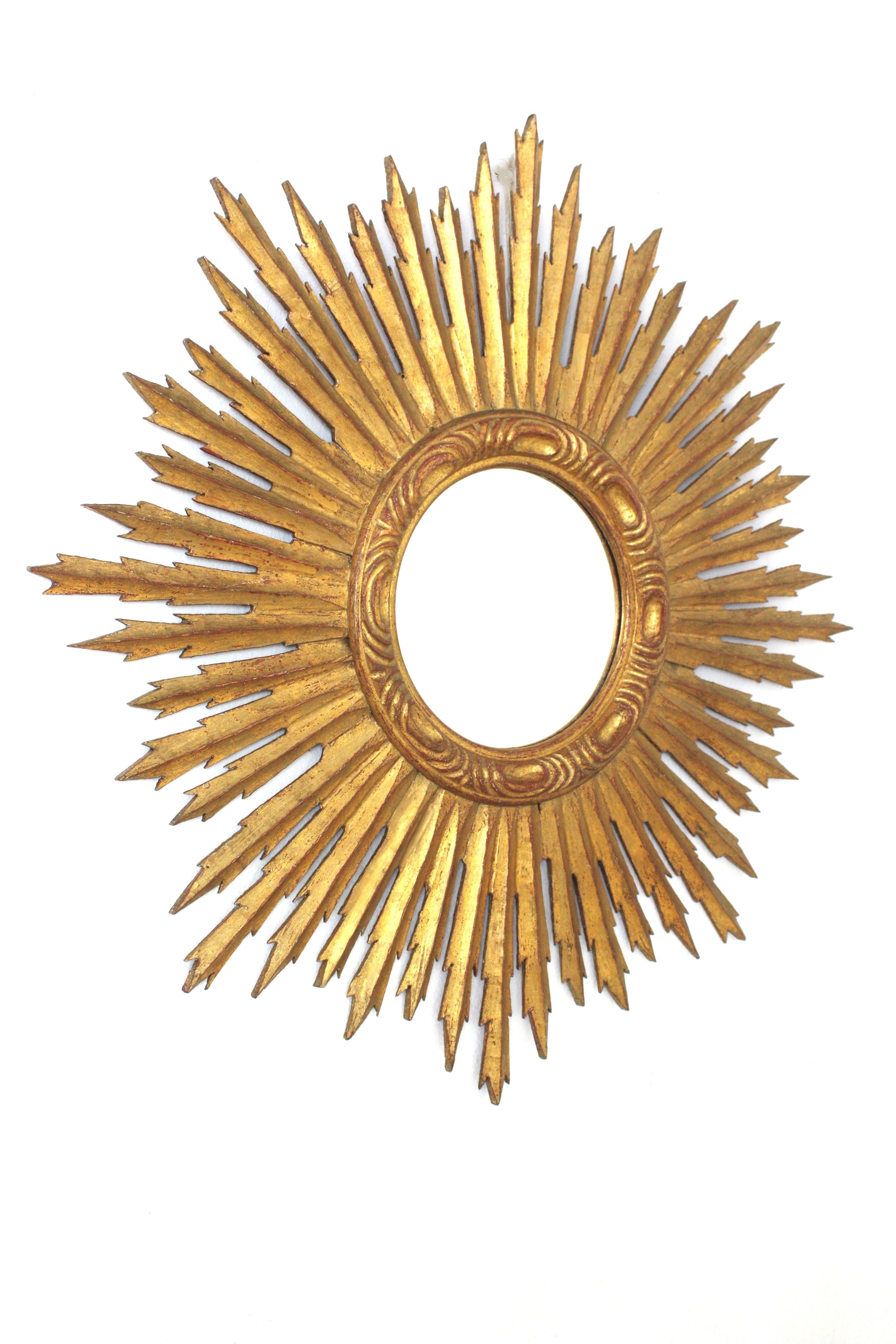 Spanish Gilt Sunburst Mirror, Carved Wood, Gold Leaf In Good Condition In Barcelona, ES