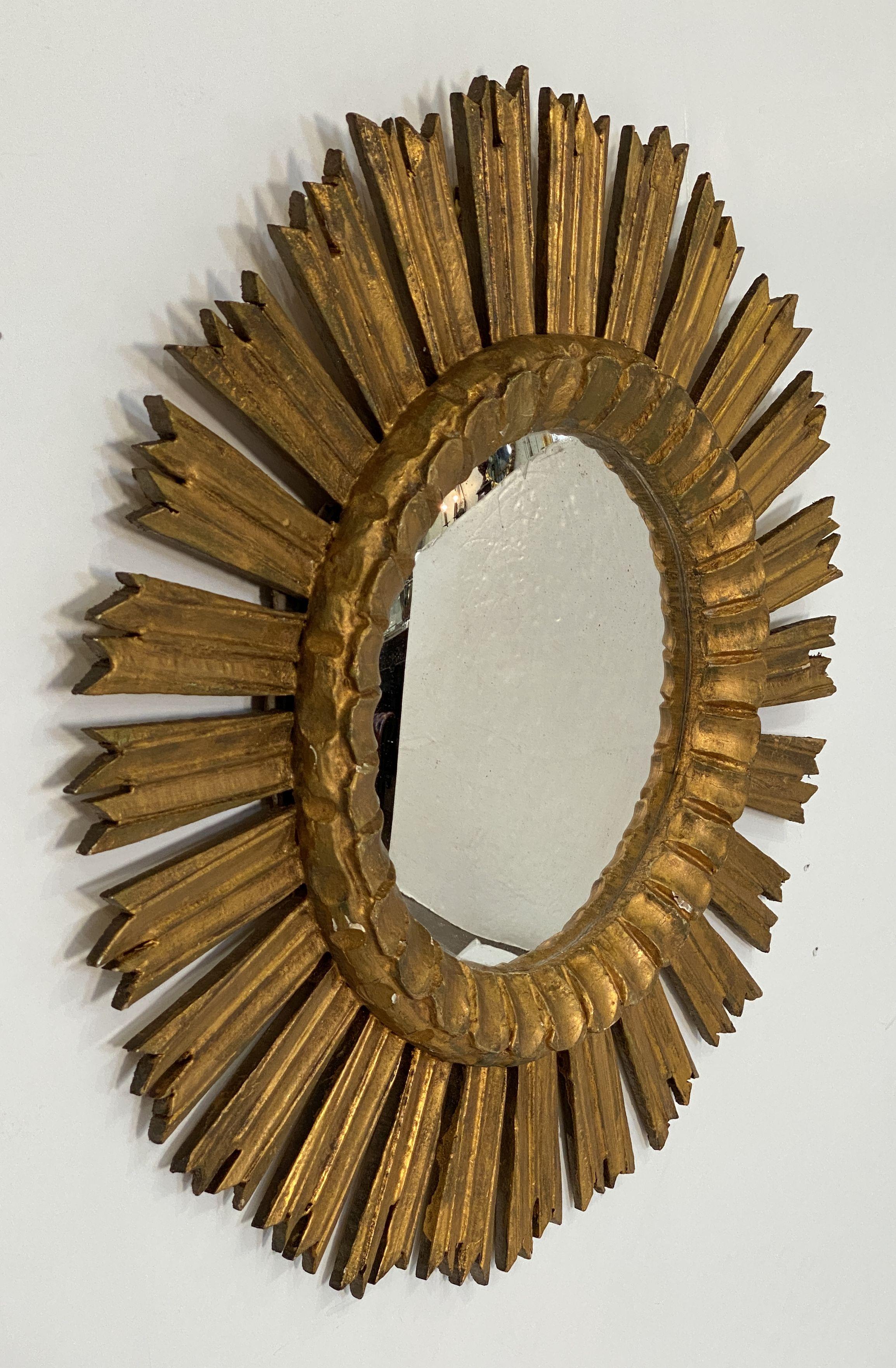 Mid-Century Modern Miroir convexe doré espagnol Sunburst ou Starburst (diamètre 21) en vente