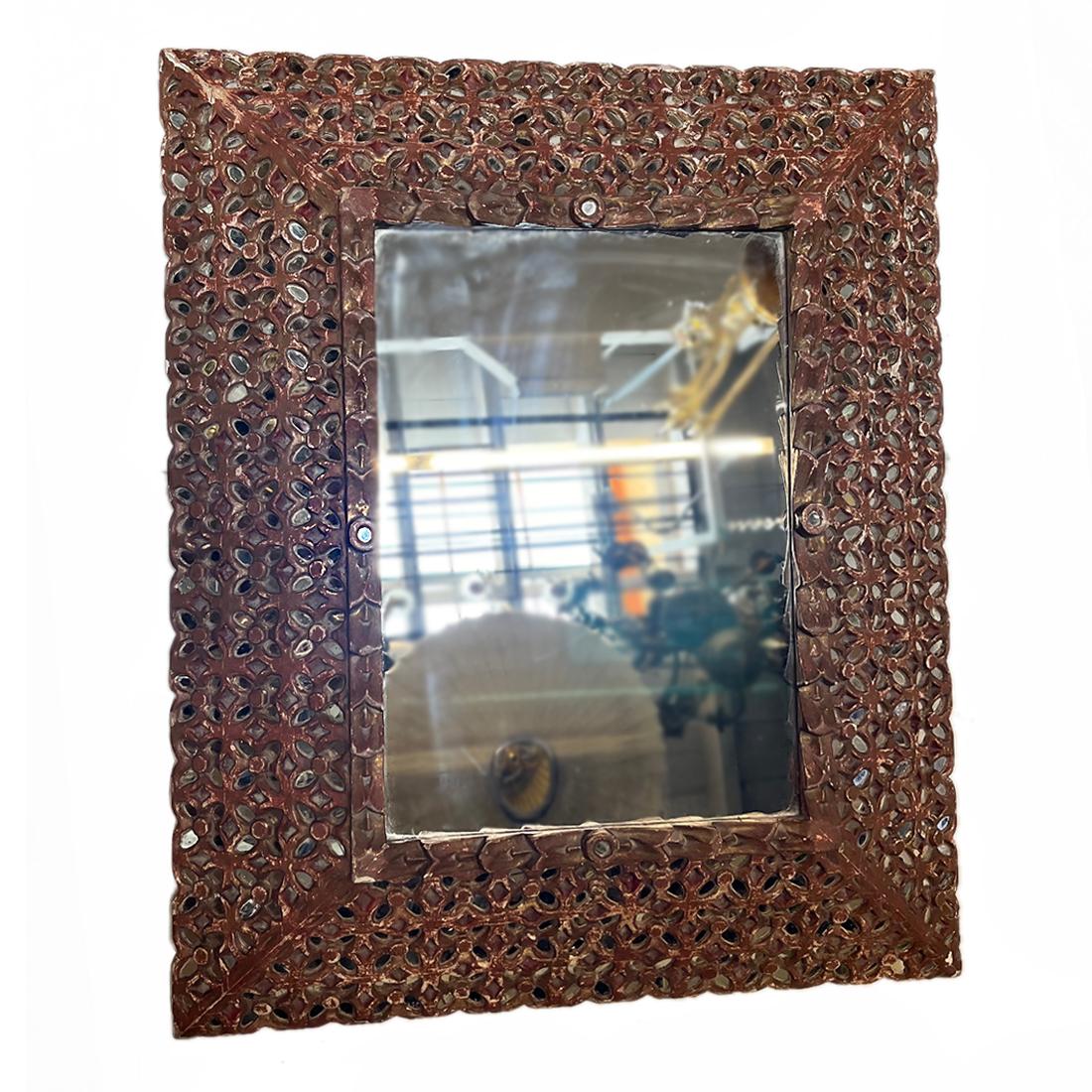 Spanish Gilt Wood Mirror In Good Condition For Sale In New York, NY