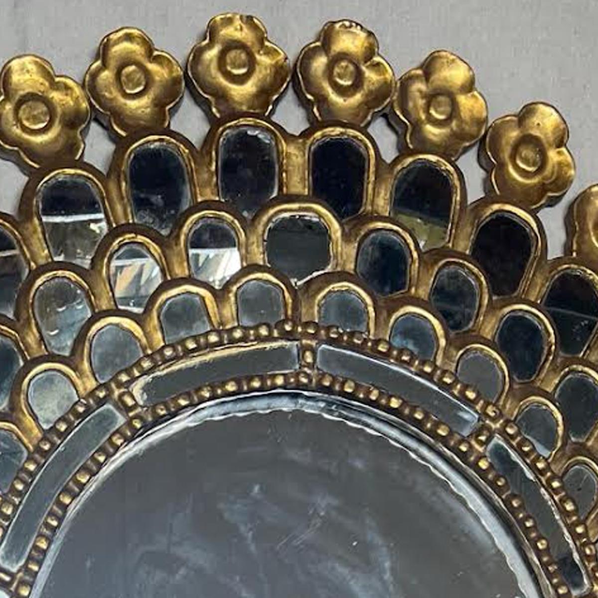 Miroir espagnol en bois doré Bon état - En vente à New York, NY
