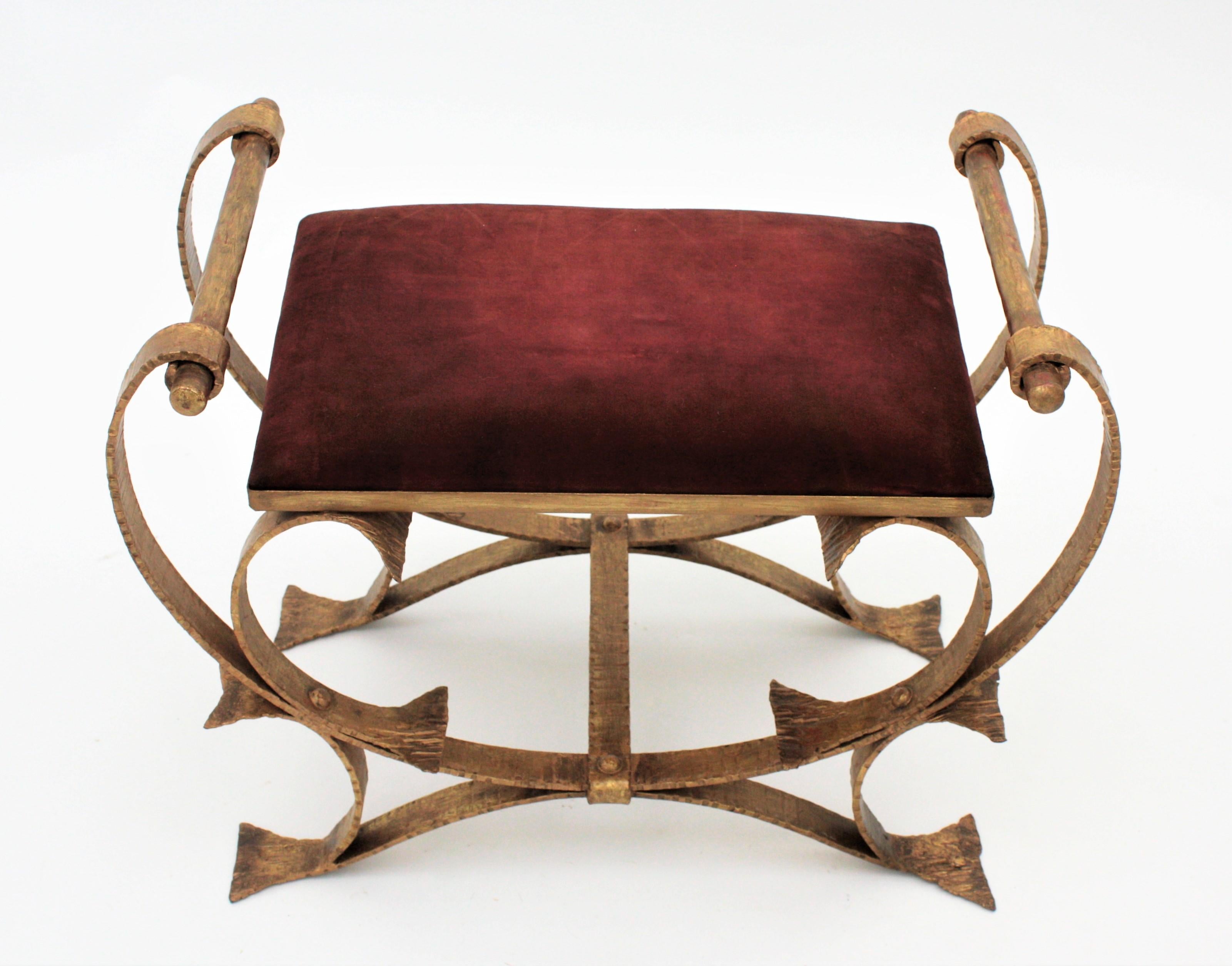Spanish Bench or Stool with Arms in Wrought Gilt Iron and Red Velvet  In Good Condition In Barcelona, ES