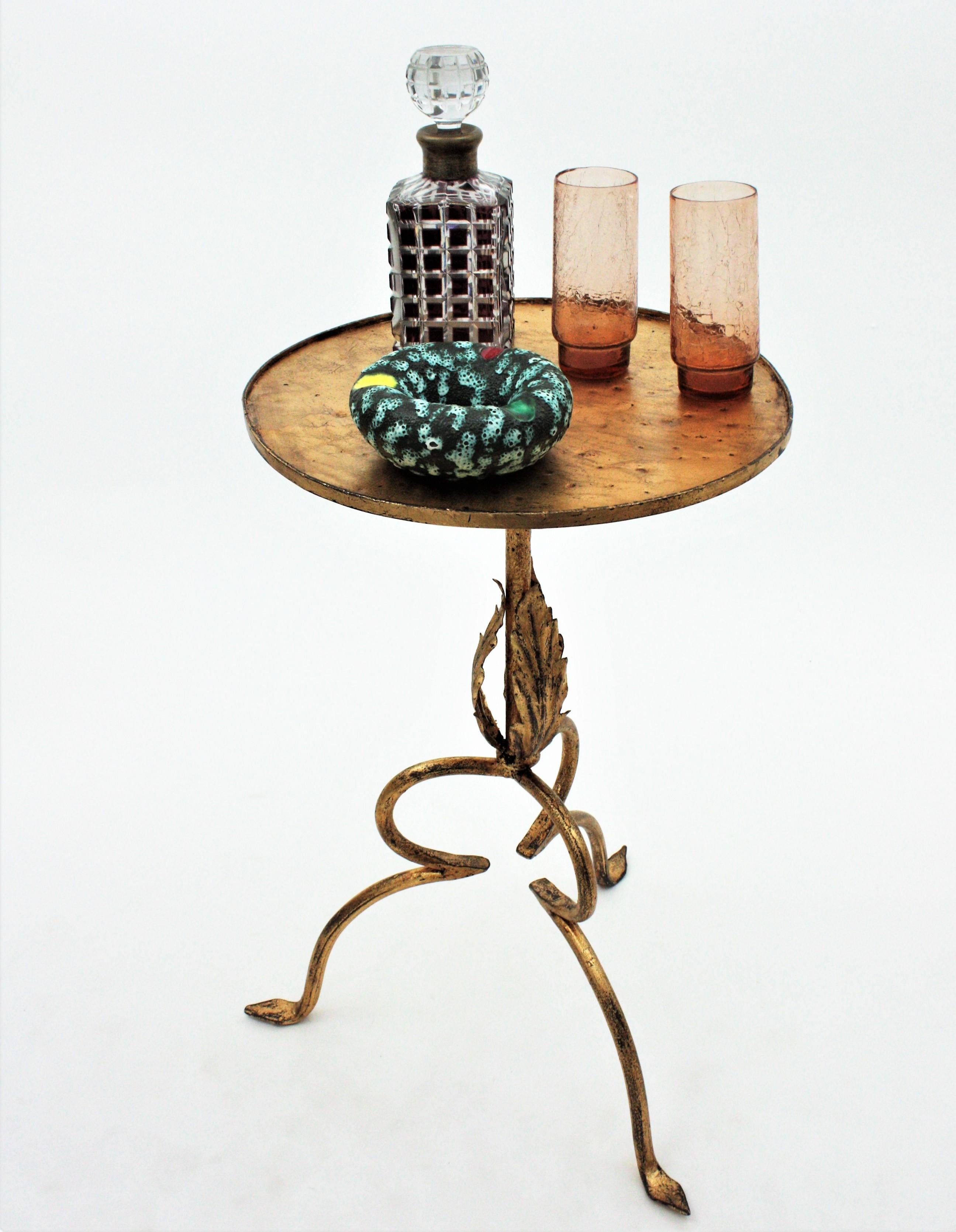 Spanish Gilt Wrought Iron Gueridon Drinks Table with Foliate Details, 1940s 2