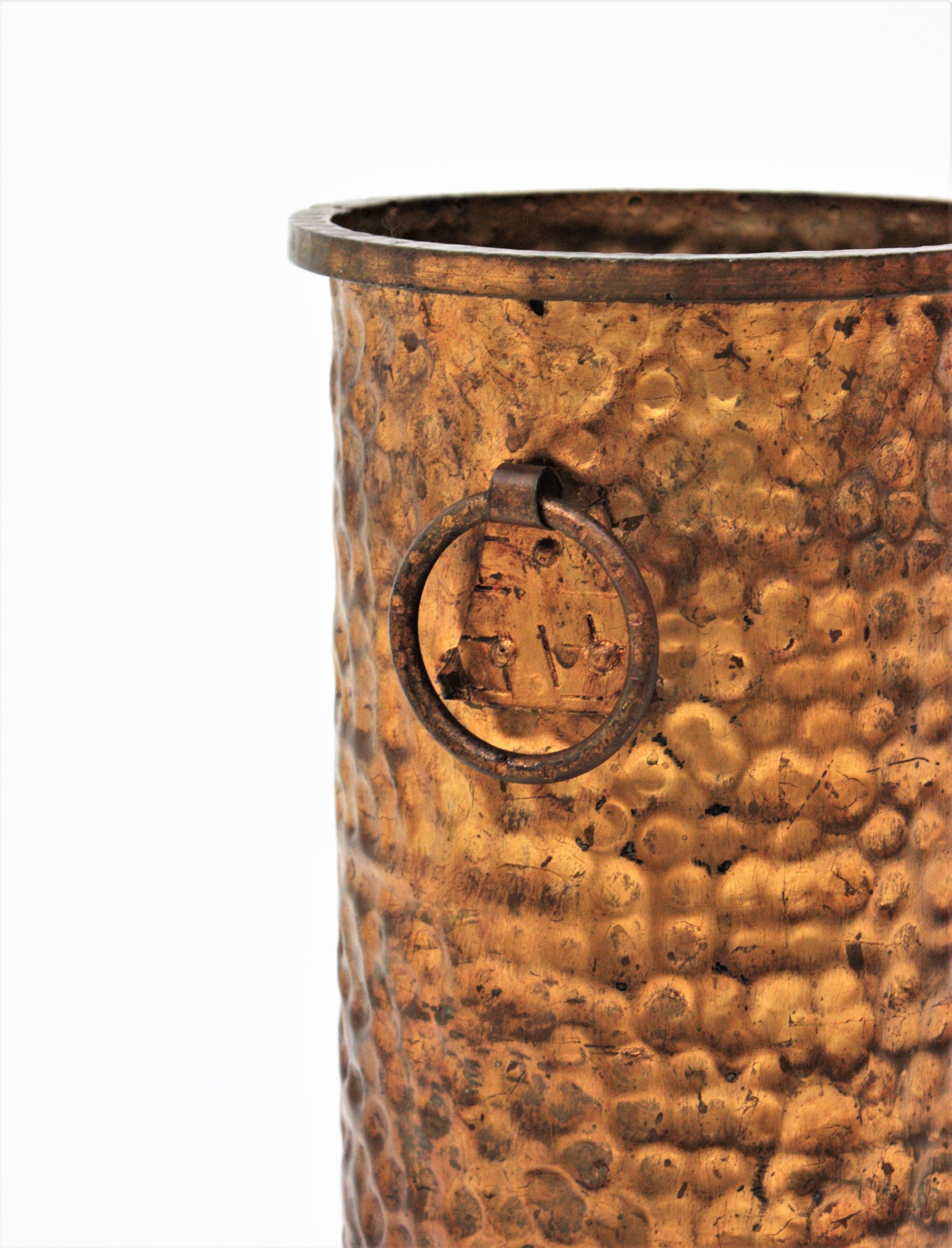 Paragüero / Jardinera Español de Hierro Forjado Dorado con Detalle de Anillas, Años 40 Hoja de oro en venta
