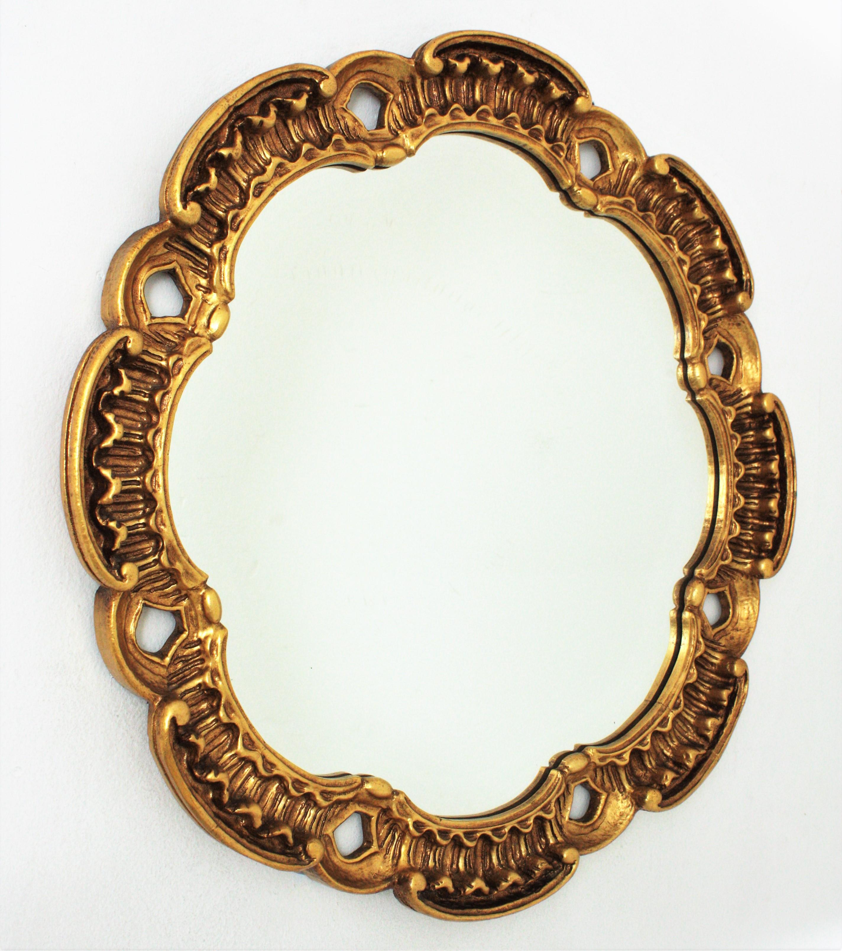 Hollywood Regency Spanish Gilt Carved Wood Round Mirror by Francisco Hurtado  For Sale