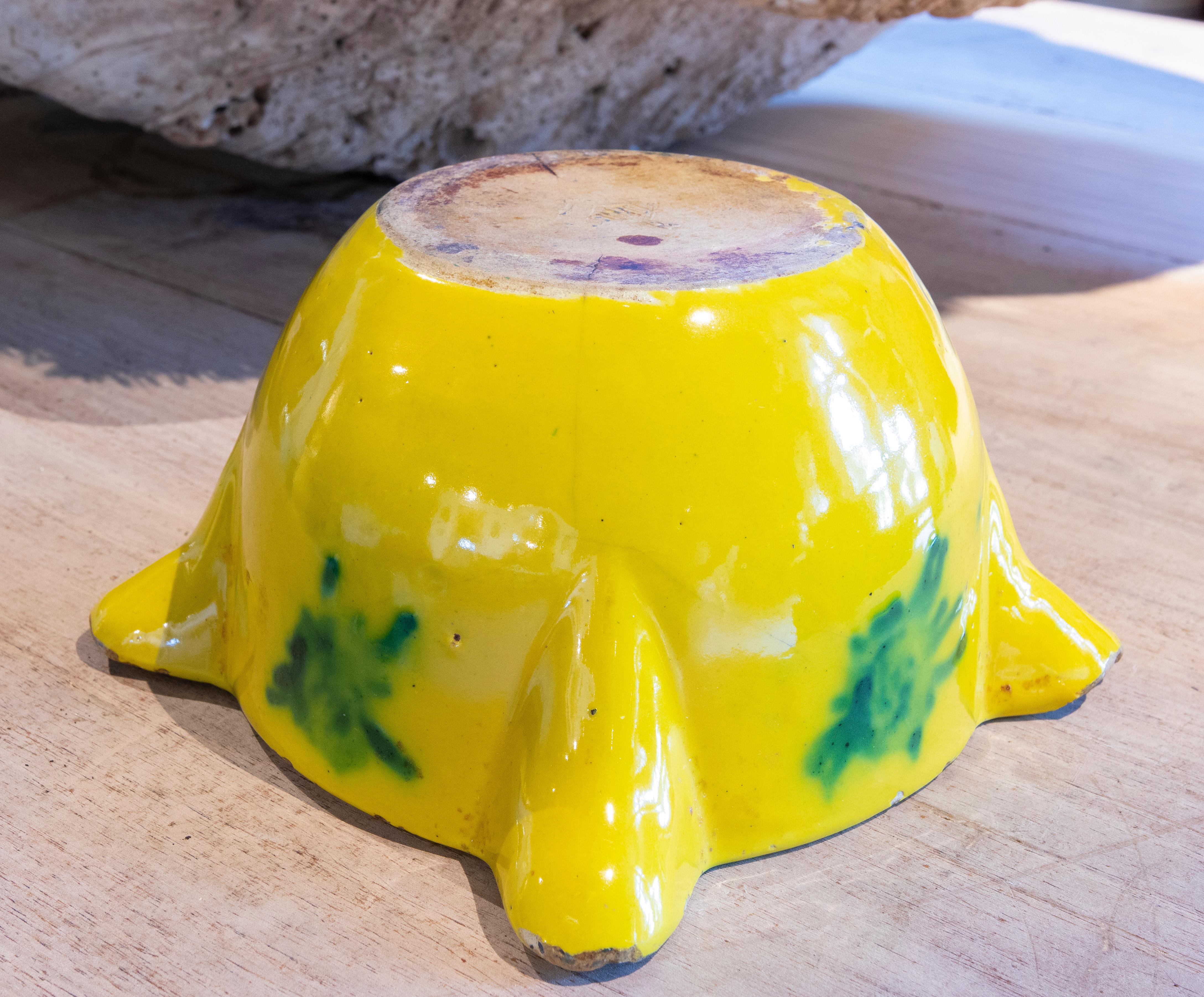 Spanischer glasierter Keramikmörser in gelber und grüner Farbe im Angebot 4