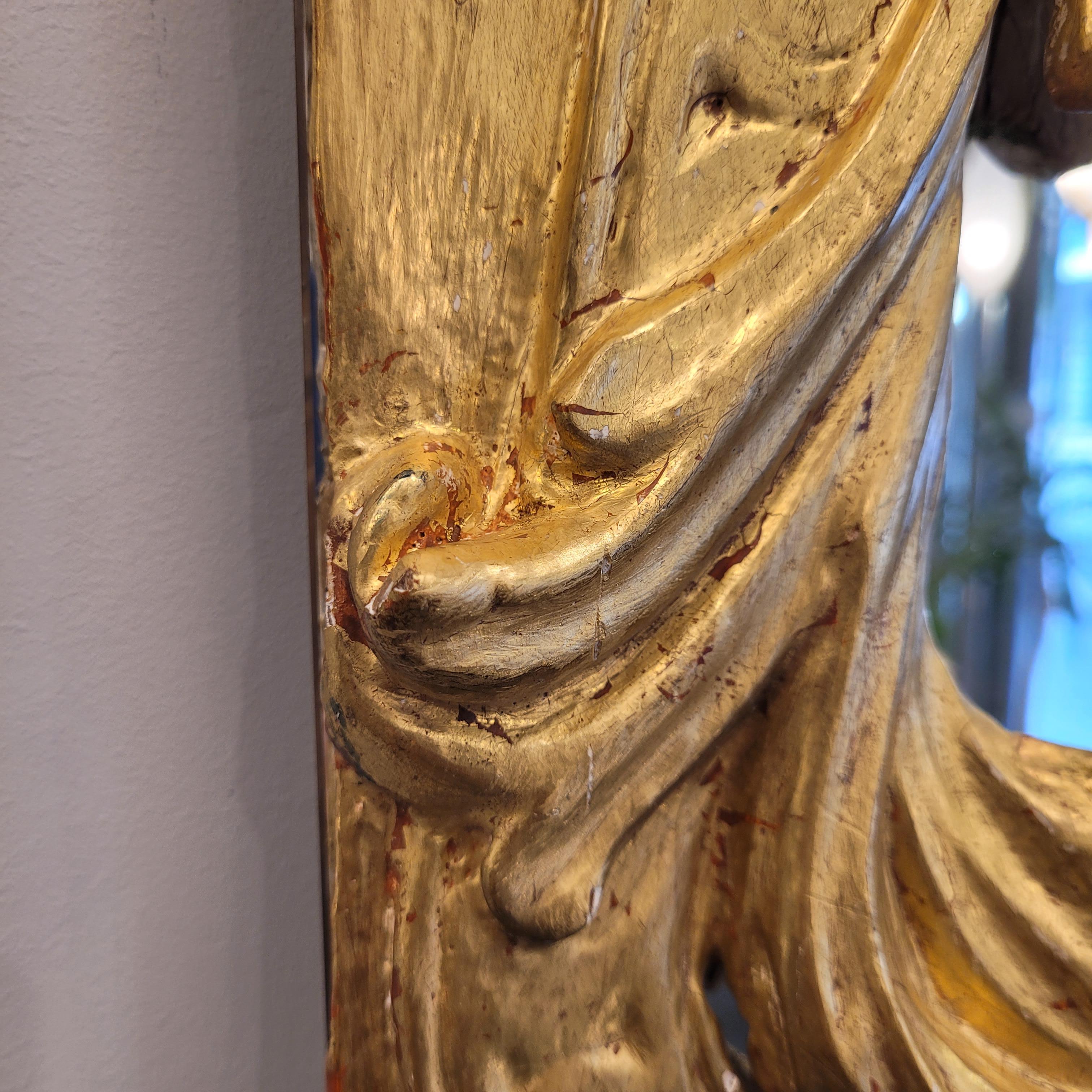 Spanischer Spiegel aus goldenem Holz, hergestellt aus Fragmenten eines Altarbildes, Barock im Angebot 7