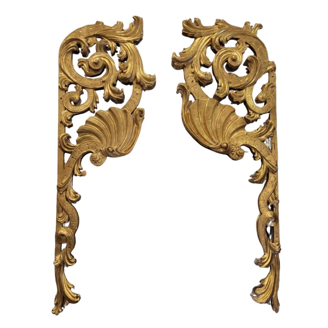 Spanischer Spiegel aus goldenem Holz, hergestellt aus Fragmenten eines Altarbildes, Barock im Angebot 11