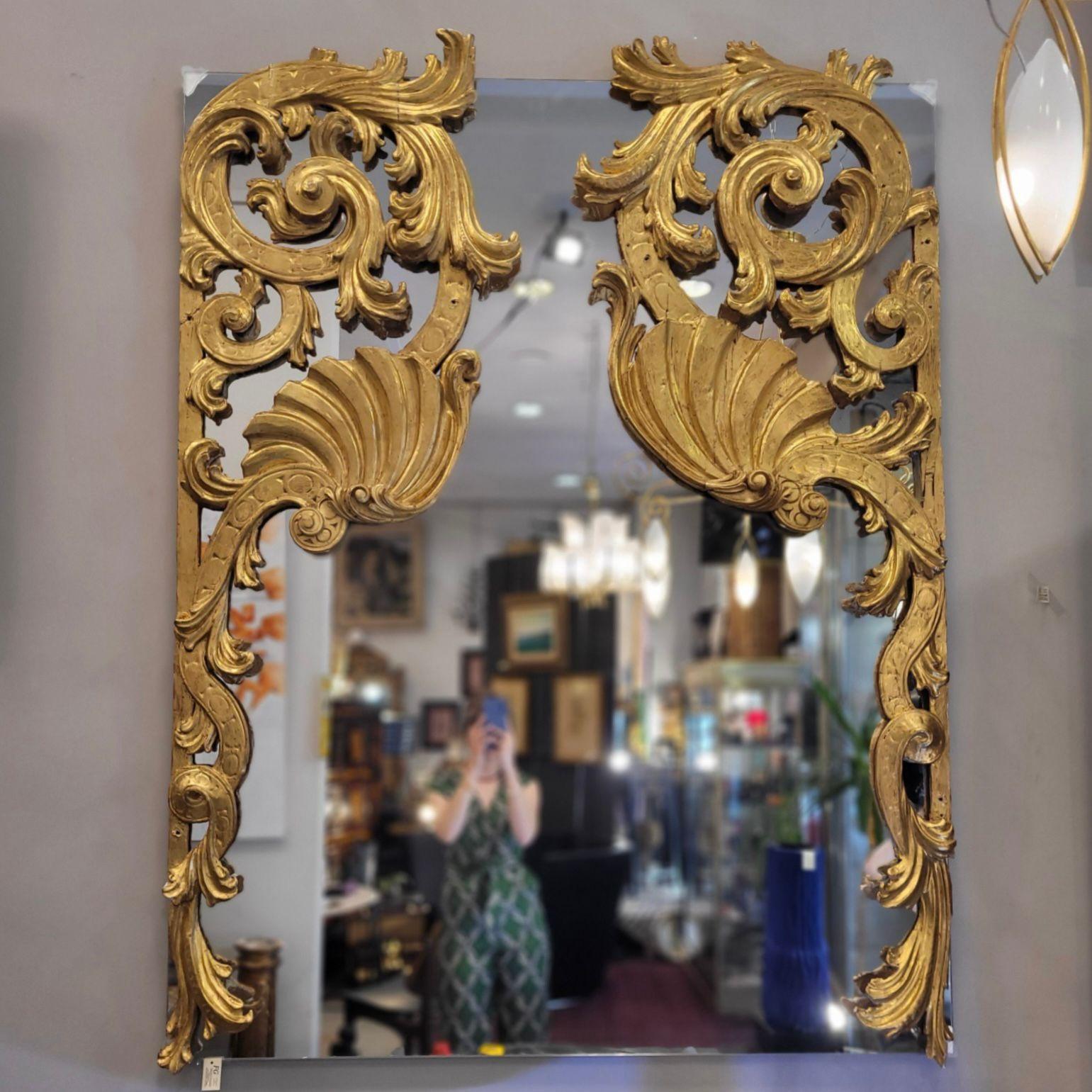 Spanischer Spiegel aus goldenem Holz, hergestellt aus Fragmenten eines Altarbildes, Barock im Angebot 12