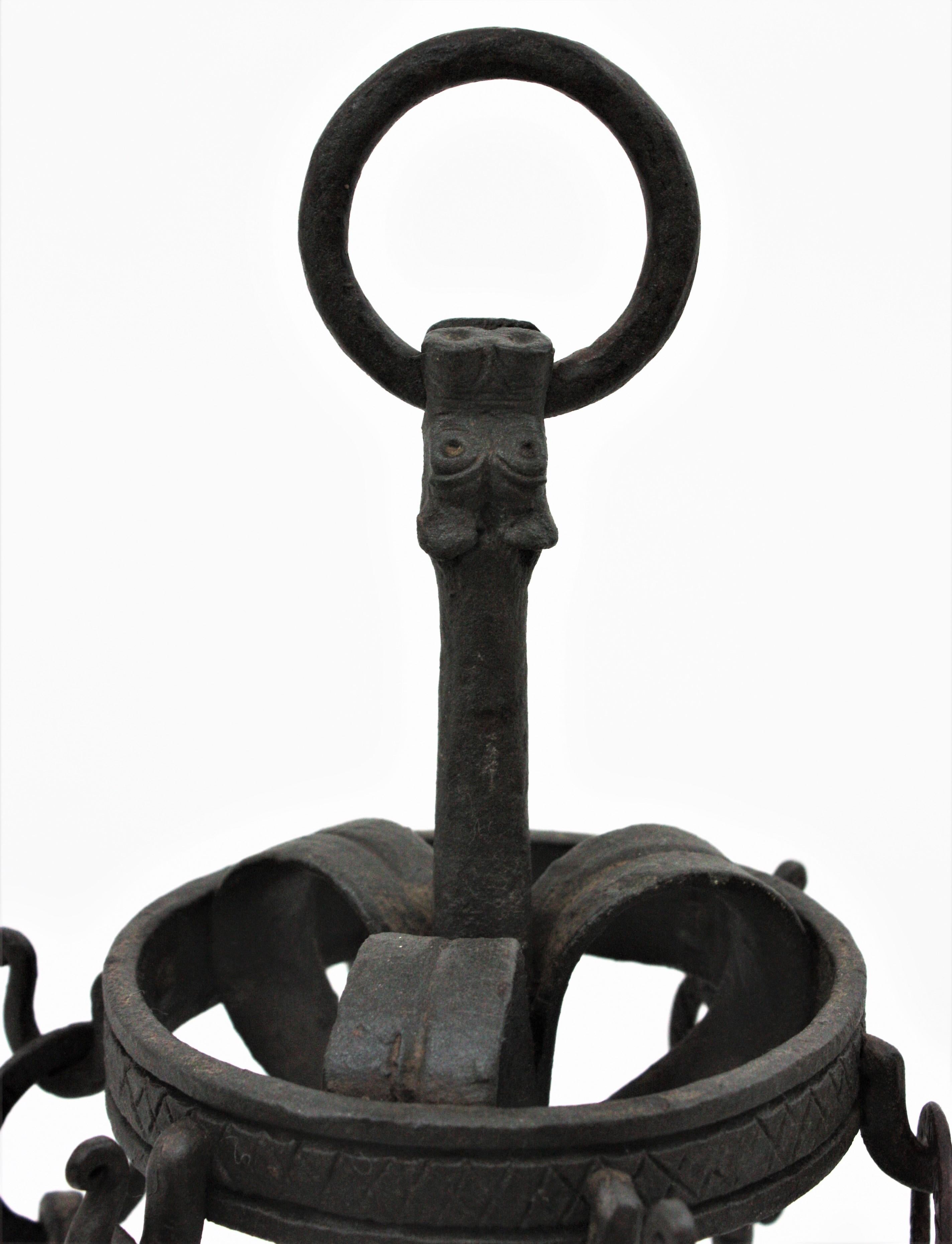 Spanish Gothic Revival Fireplace Tools Stand in Wrought Iron with Dragon Motif In Good Condition In Barcelona, ES