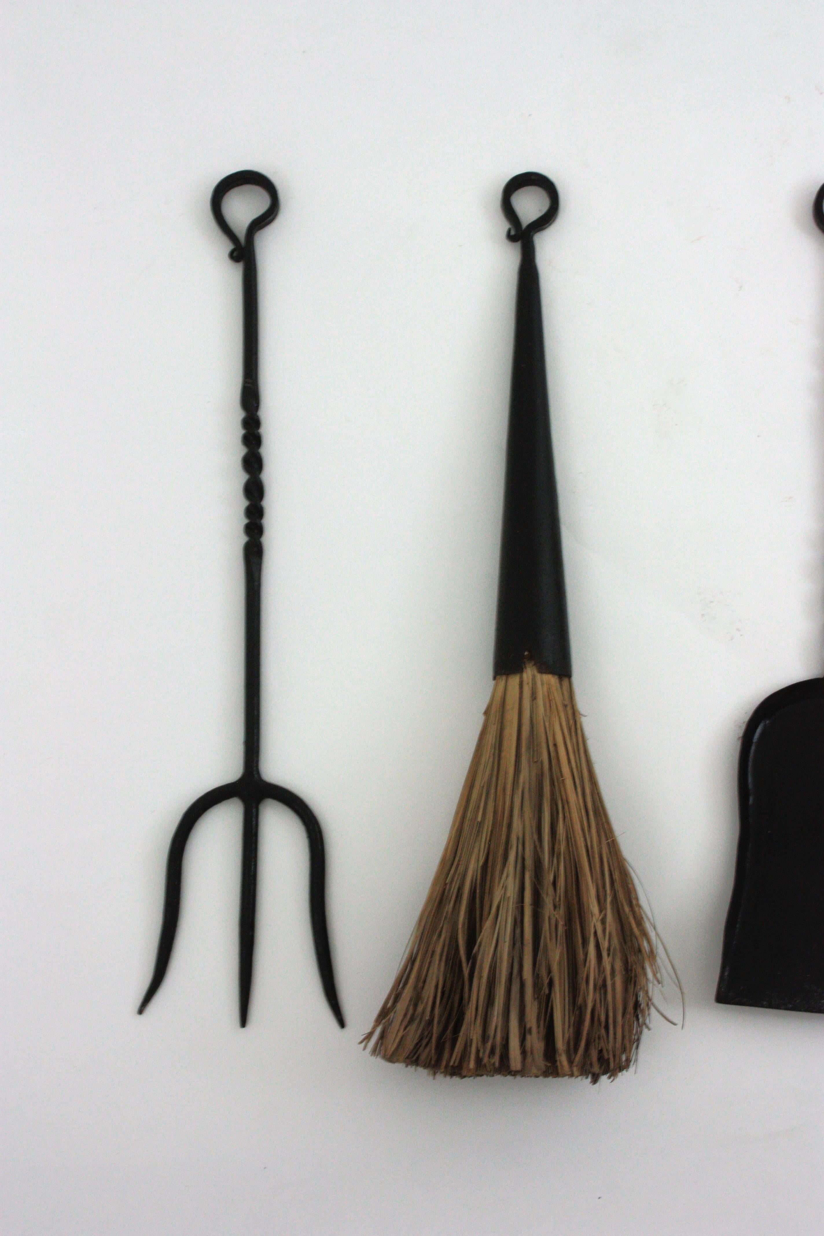 Soporte para Juego de Herramientas de Chimenea con Motivo de Dragón de Estilo Gótico Español, Hierro Forjado Negro en venta 9