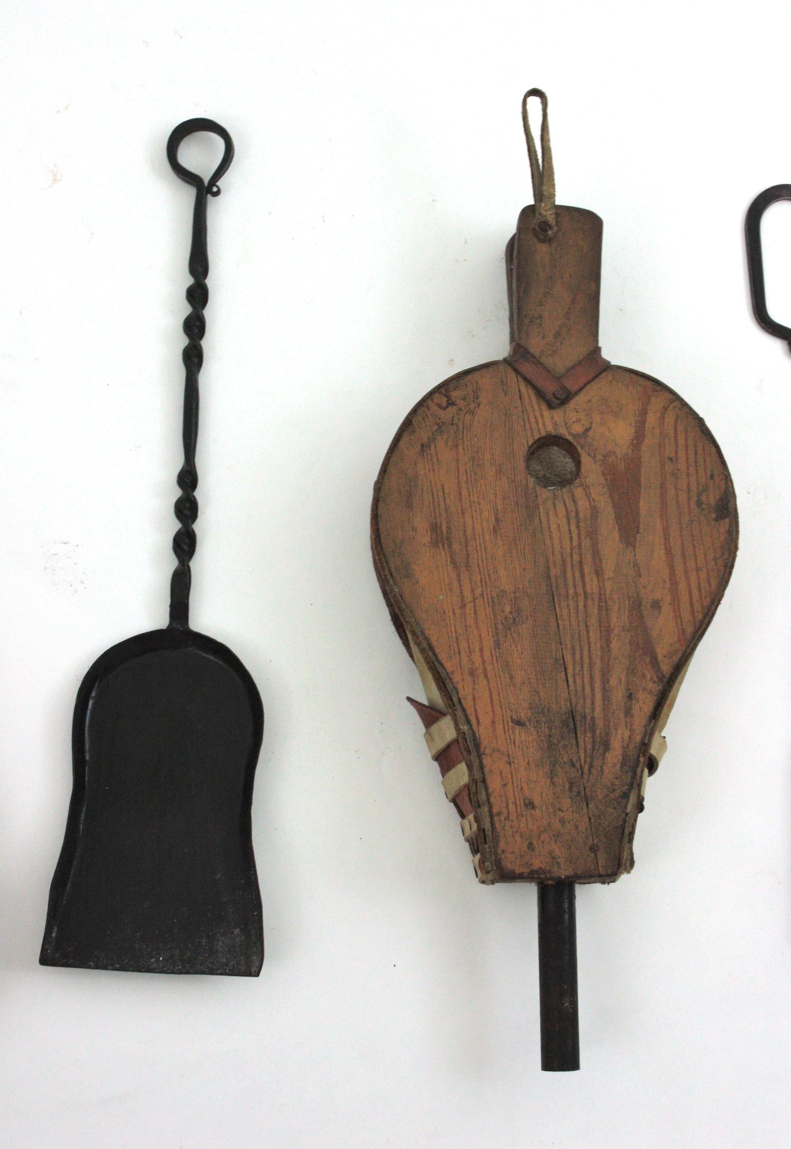 Soporte para Juego de Herramientas de Chimenea con Motivo de Dragón de Estilo Gótico Español, Hierro Forjado Negro en venta 10
