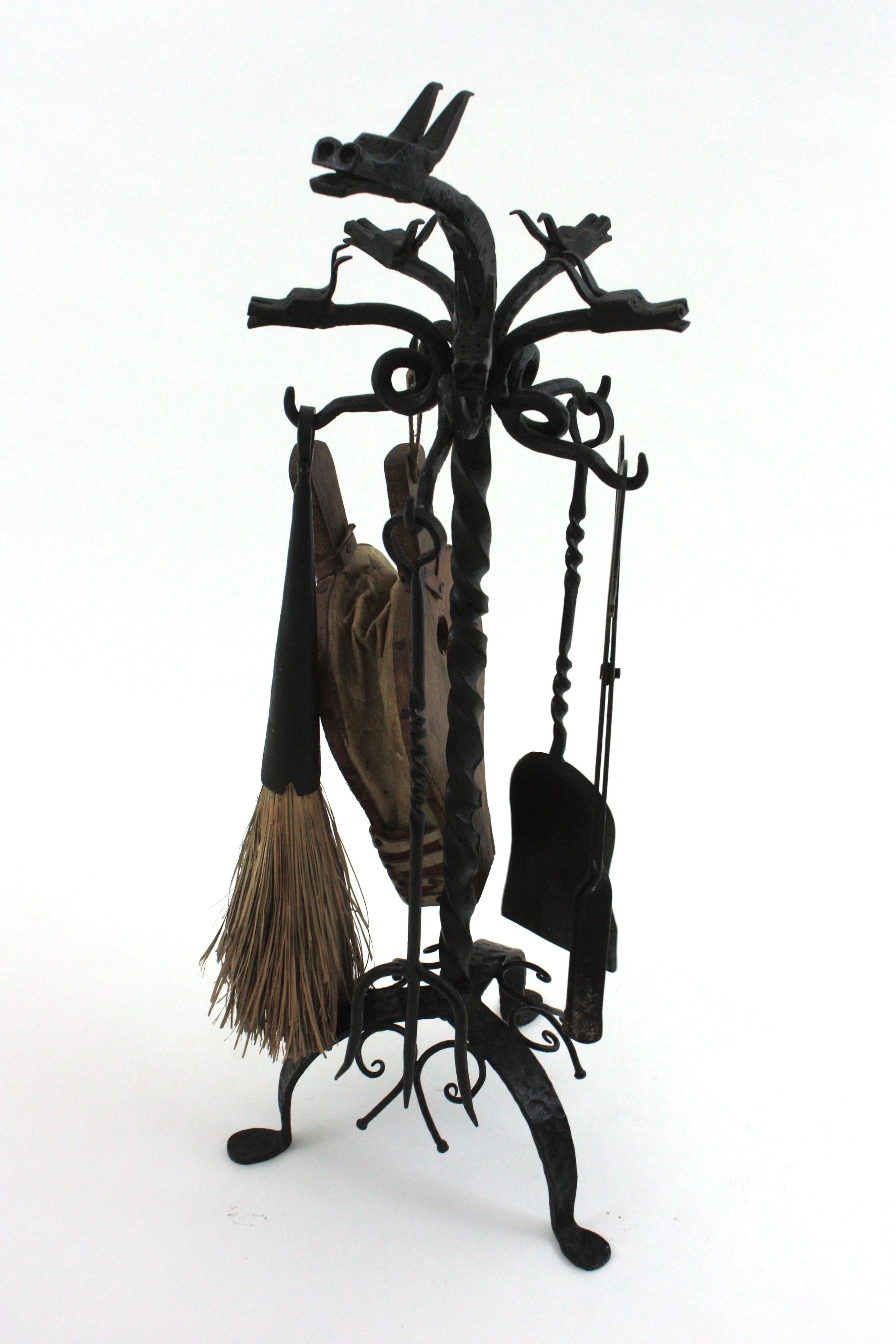 Soporte para Juego de Herramientas de Chimenea con Motivo de Dragón de Estilo Gótico Español, Hierro Forjado Negro en venta 13
