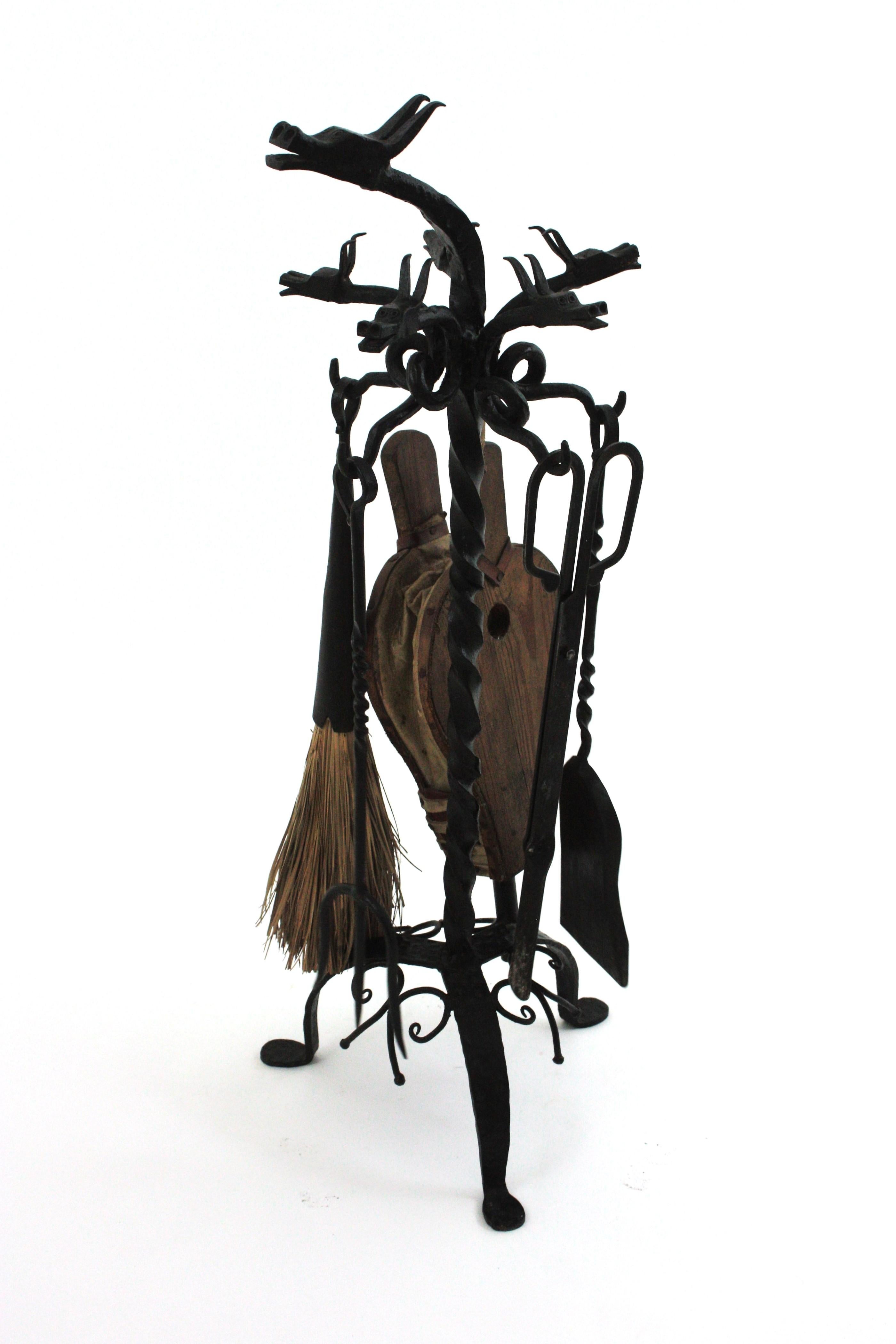Soporte para Juego de Herramientas de Chimenea con Motivo de Dragón de Estilo Gótico Español, Hierro Forjado Negro en venta 2