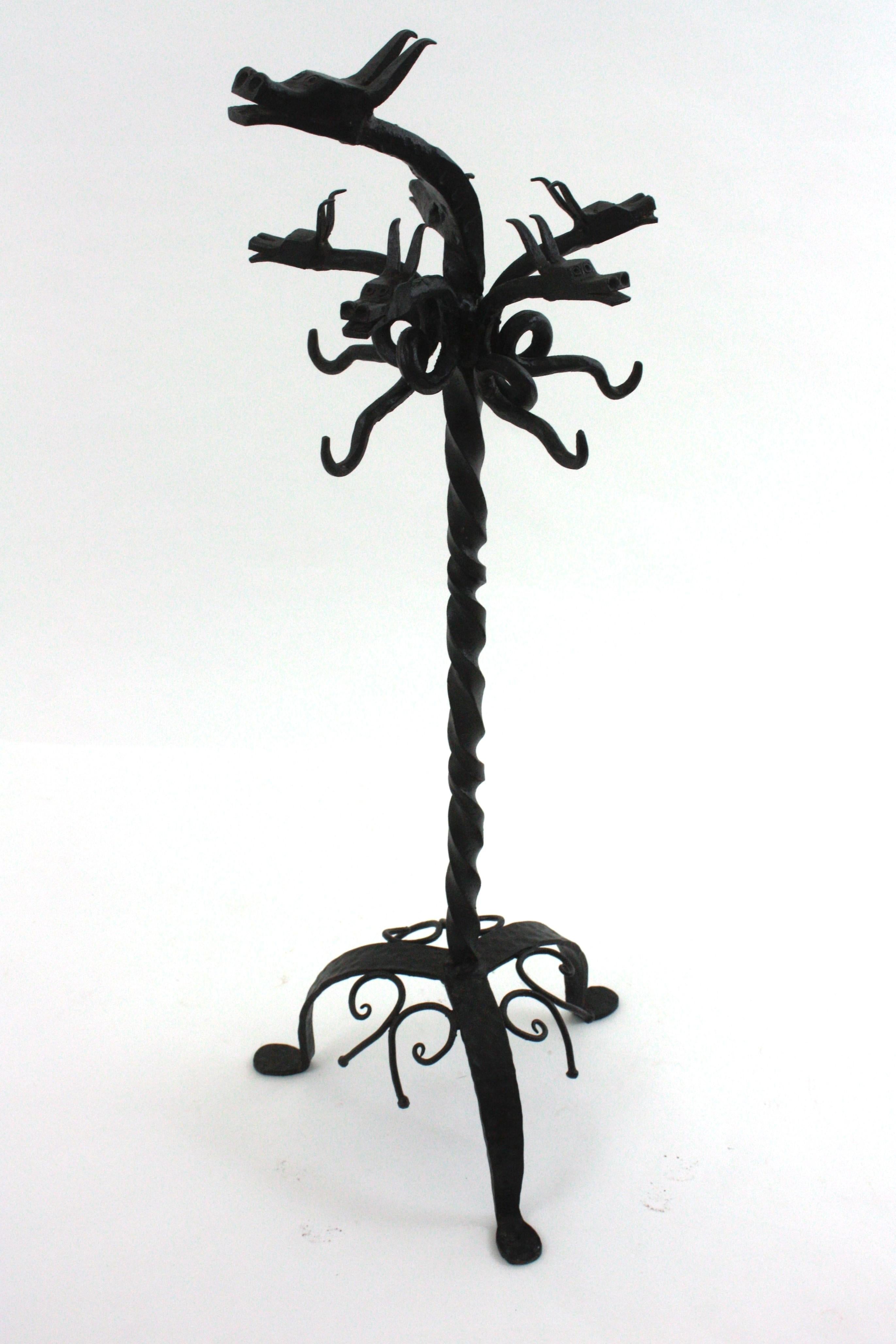 Soporte para Juego de Herramientas de Chimenea con Motivo de Dragón de Estilo Gótico Español, Hierro Forjado Negro en venta 4