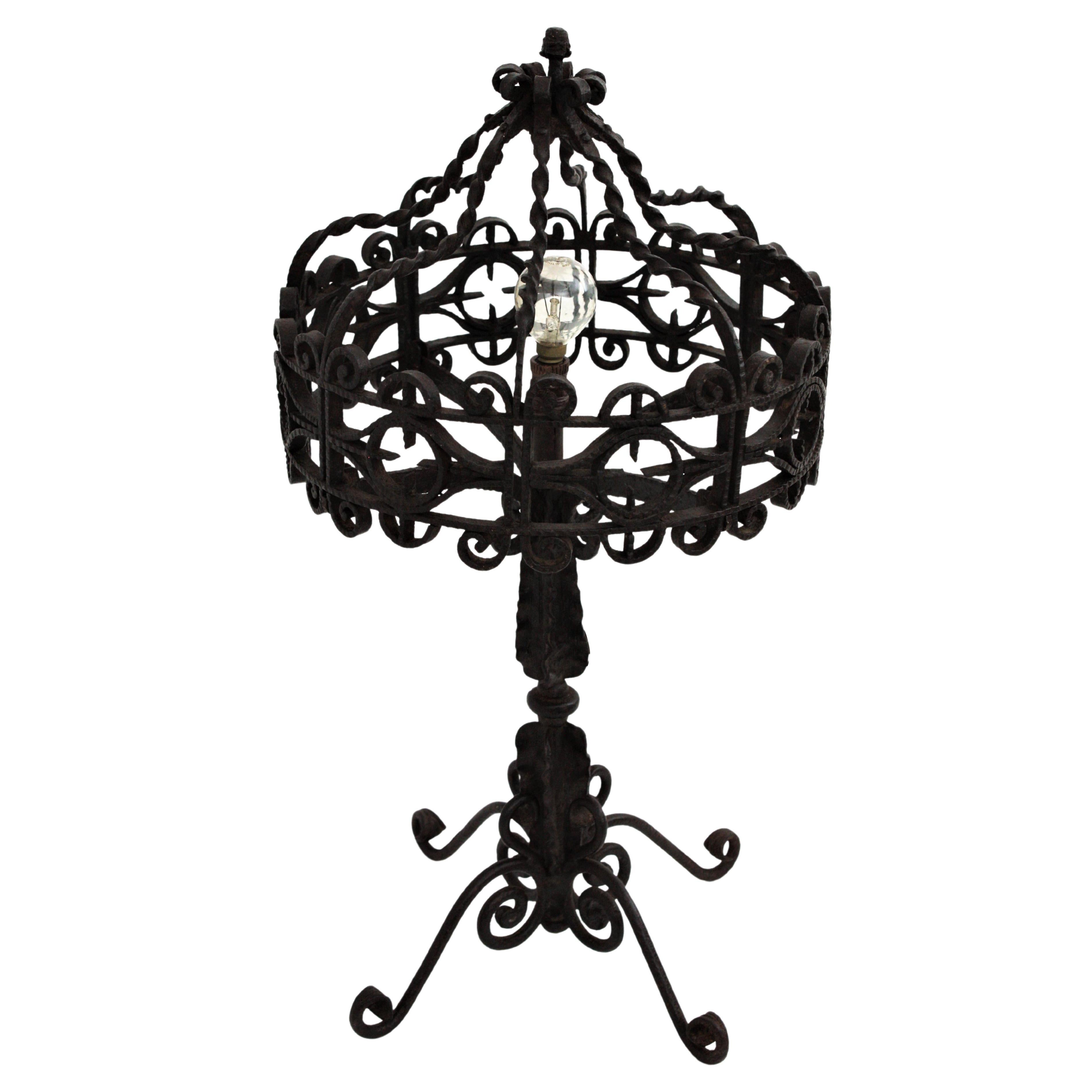 Lampe de table de style gothique espagnol en fer forgé à la main