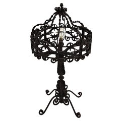 Lampe de table de style gothique espagnol en fer forgé à la main