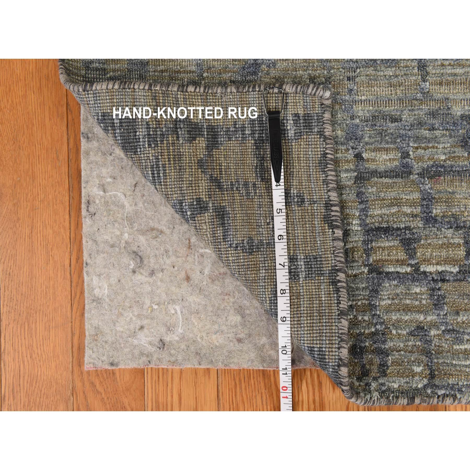 Alfombra Oriental Anudada a Mano 100% Seda con Influencia Bereber Gris Española Tono sobre Tono en venta 3