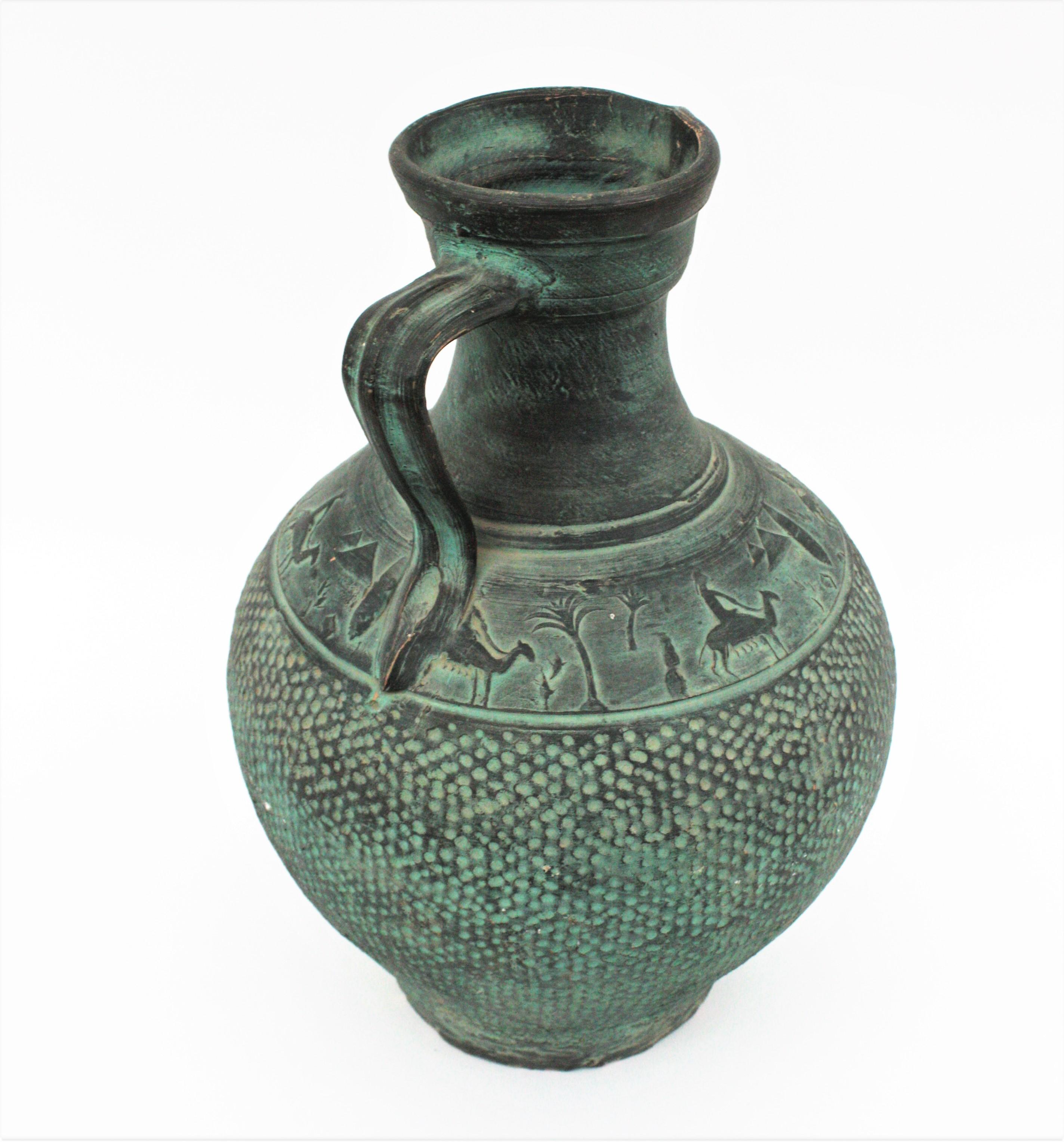 Urne ou vase en terre cuite verte espagnole en vente 4