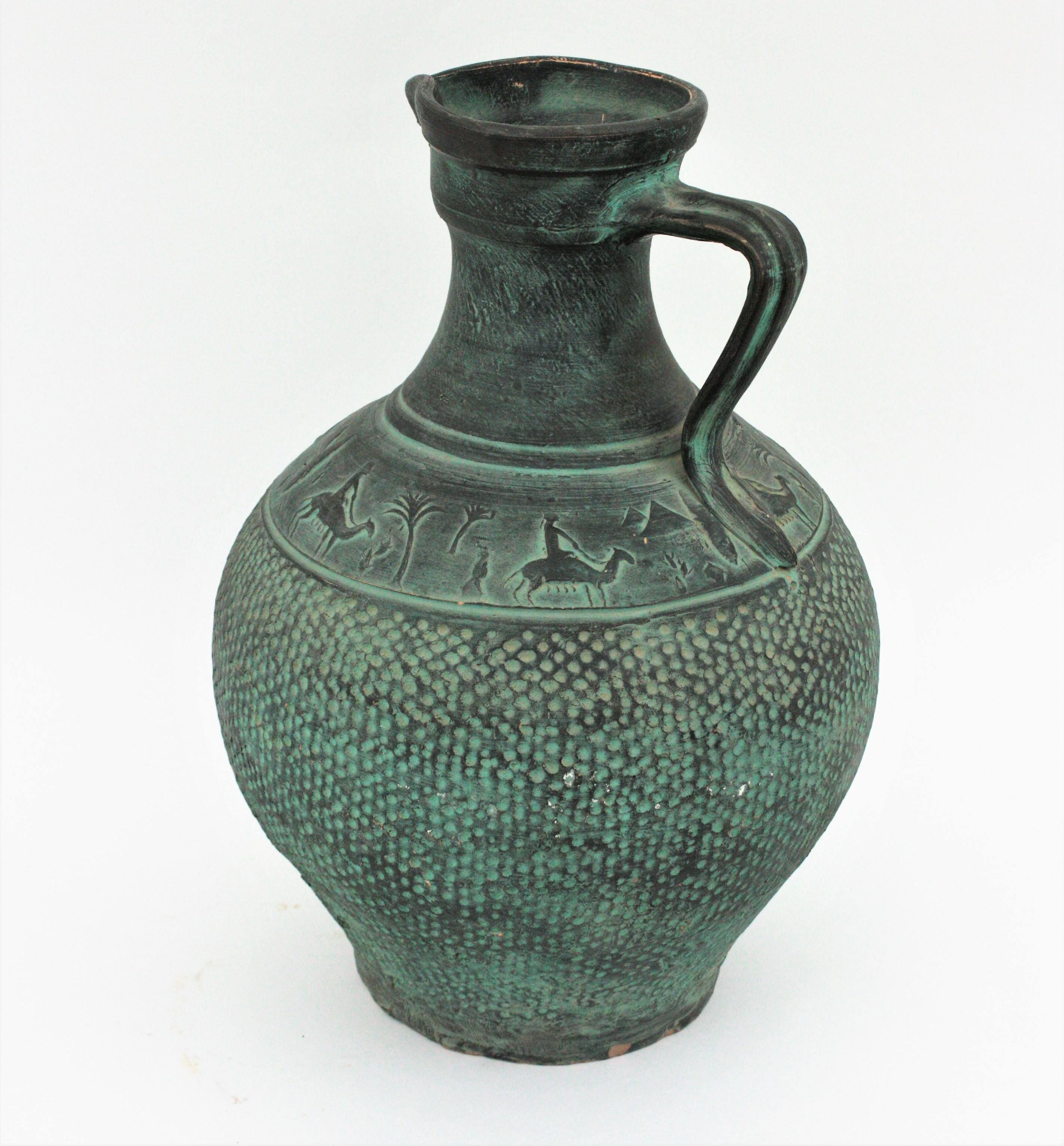 Urne ou vase en terre cuite verte espagnole en vente 6