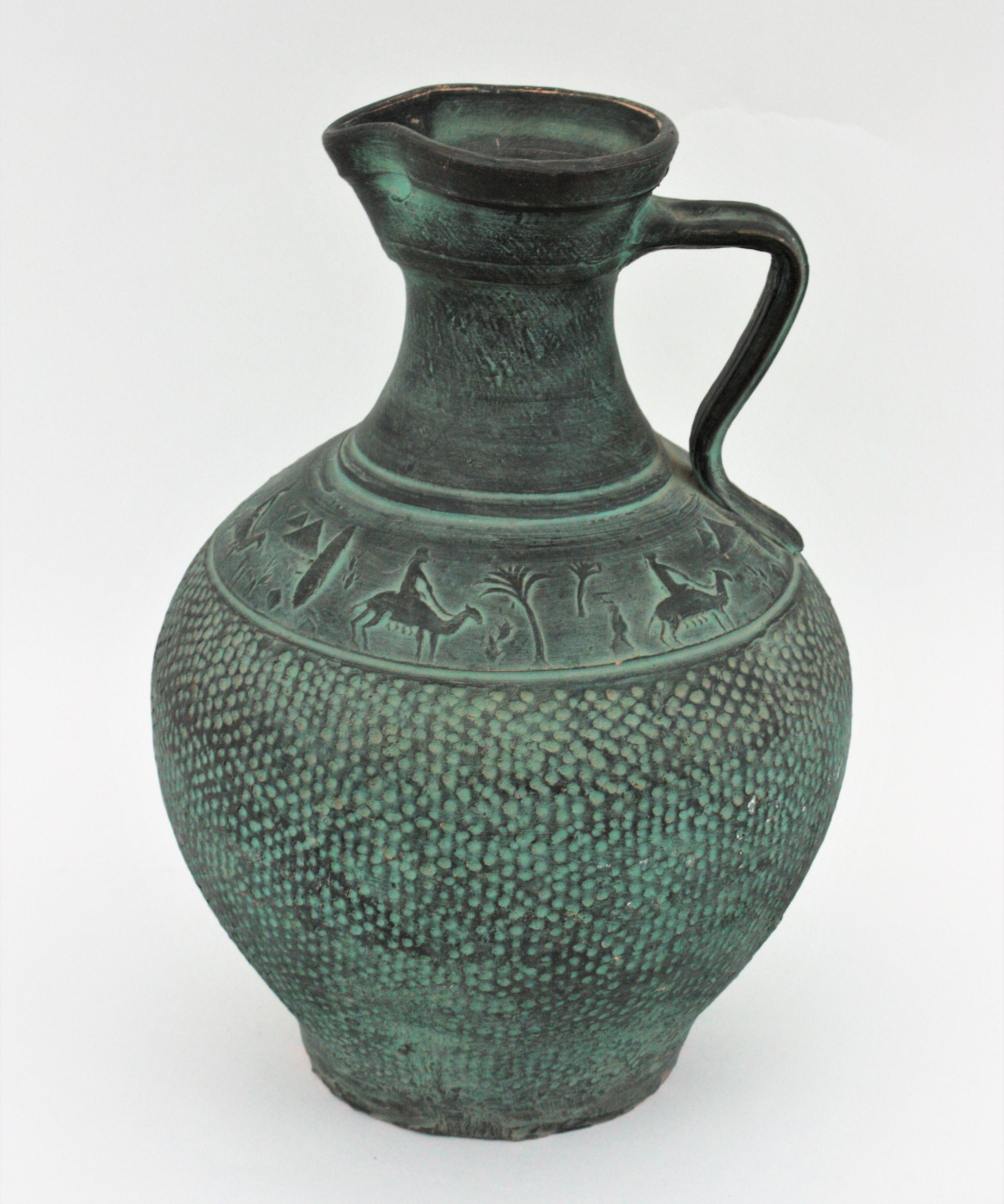 Mid-Century Modern Urne ou vase en terre cuite verte espagnole en vente